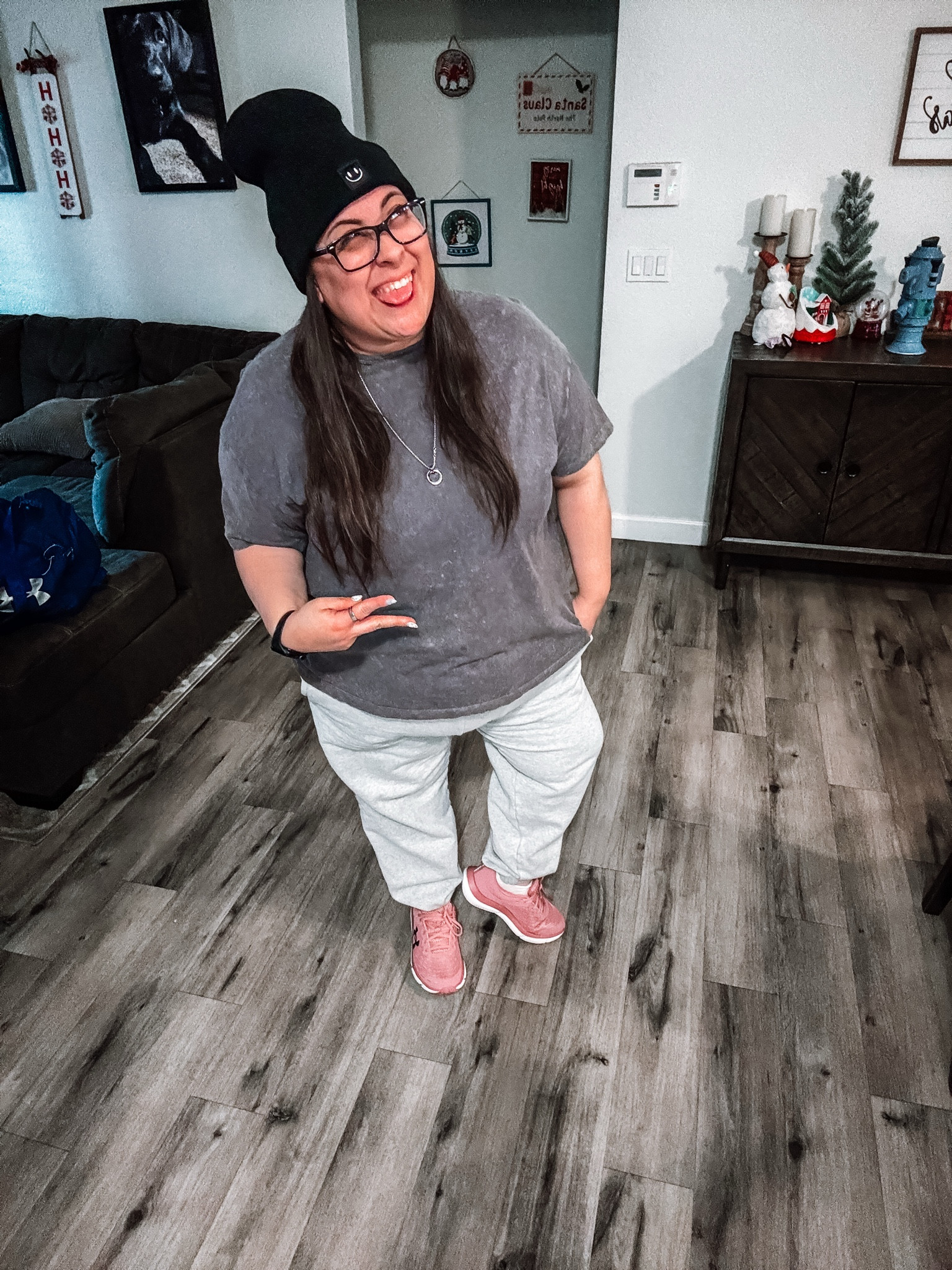 New year means cozy comfort vibes 💋

#cozycomfort #momootd #plussizeootd #sweatpants #baggiepants 

#LTKStyleTip #LTKPlusSize