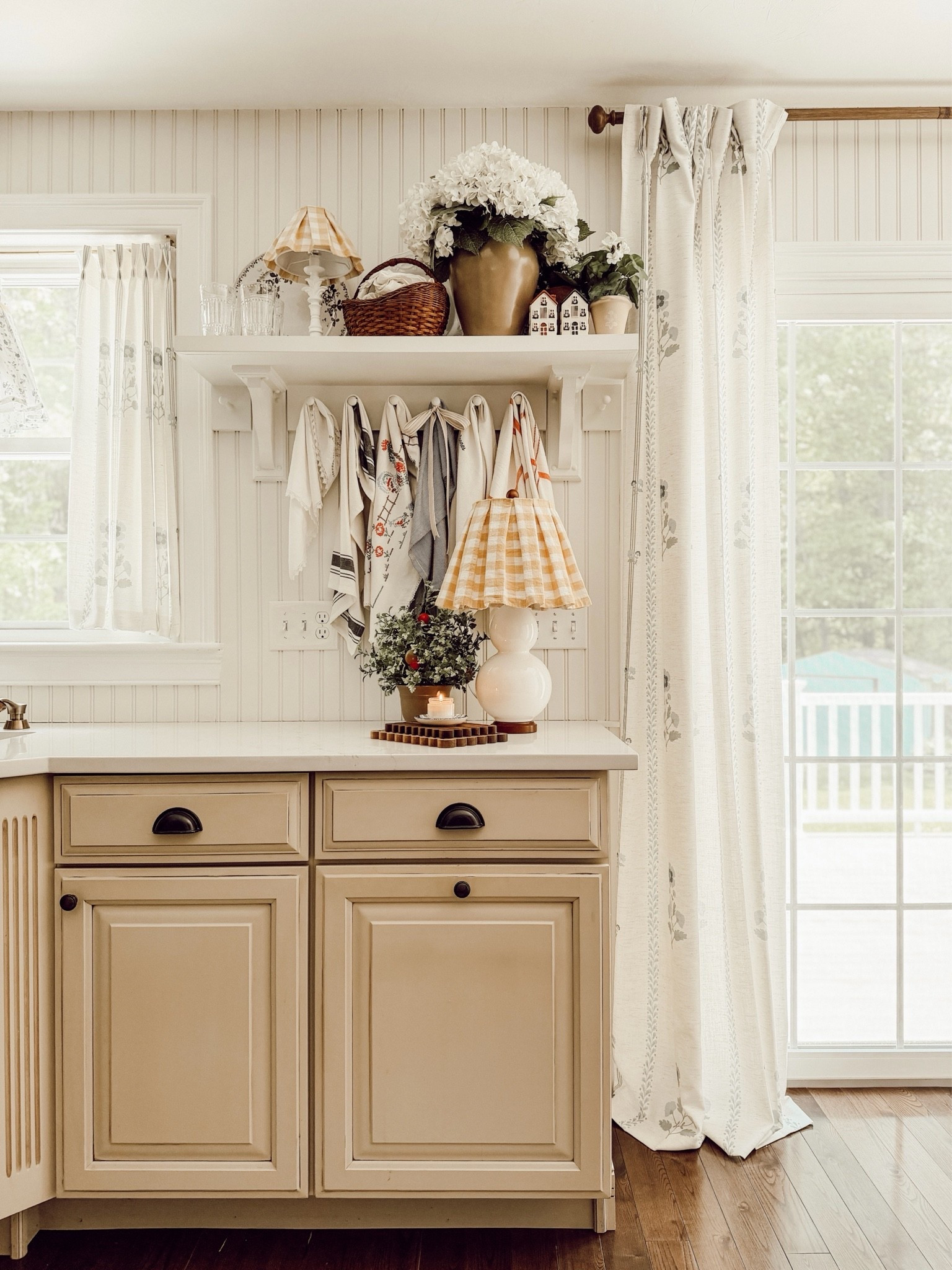 Summer in our kitchen.

#LTKHome #LTKSeasonal