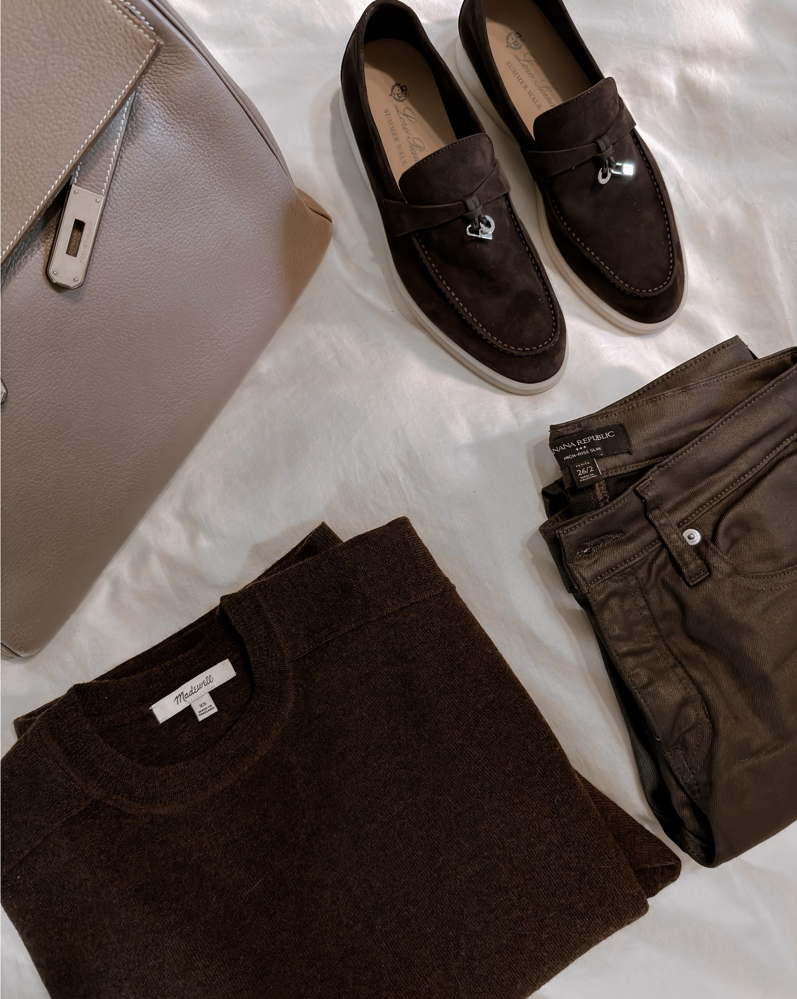 Chocolate brown for fall 🍫🍂

#fallaesthetic #autumnvibes #brownfallpalette #autumnalvibes #fallvibes #brownfallnails #autumnmood

#LTKStyleTip #LTKSeasonal