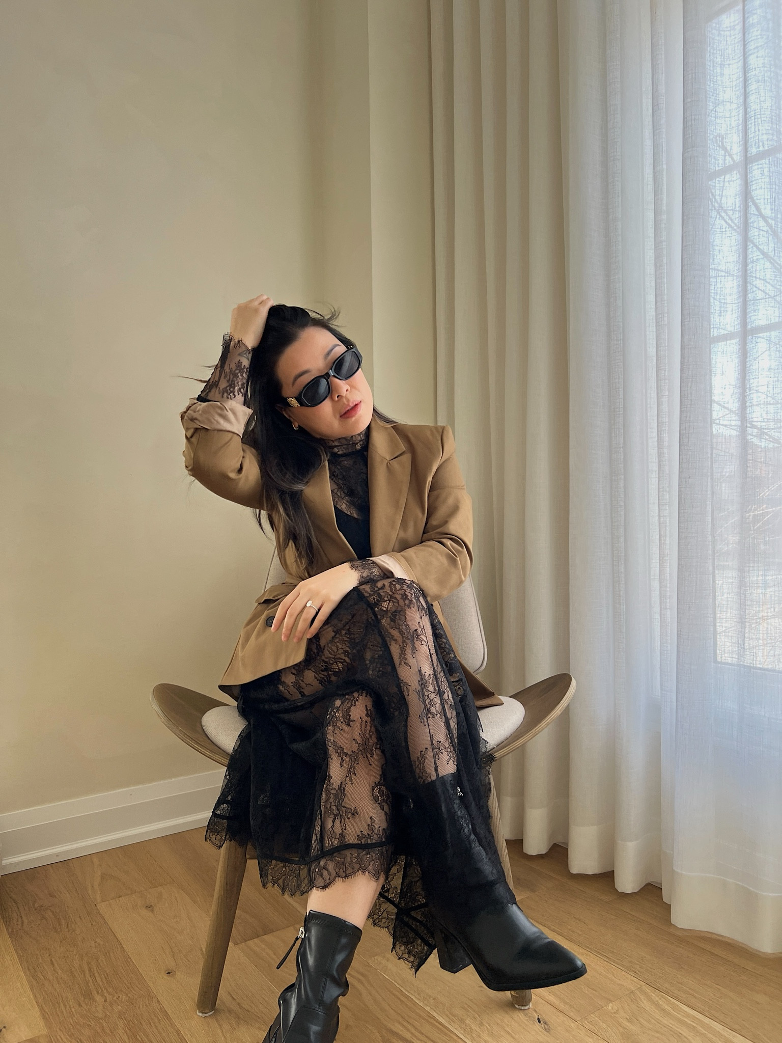 It’s giving rich mom attending fashion week and I’m here for it 🤭✨

#LTKstyletip #LTKworkwear #LTKmidsize