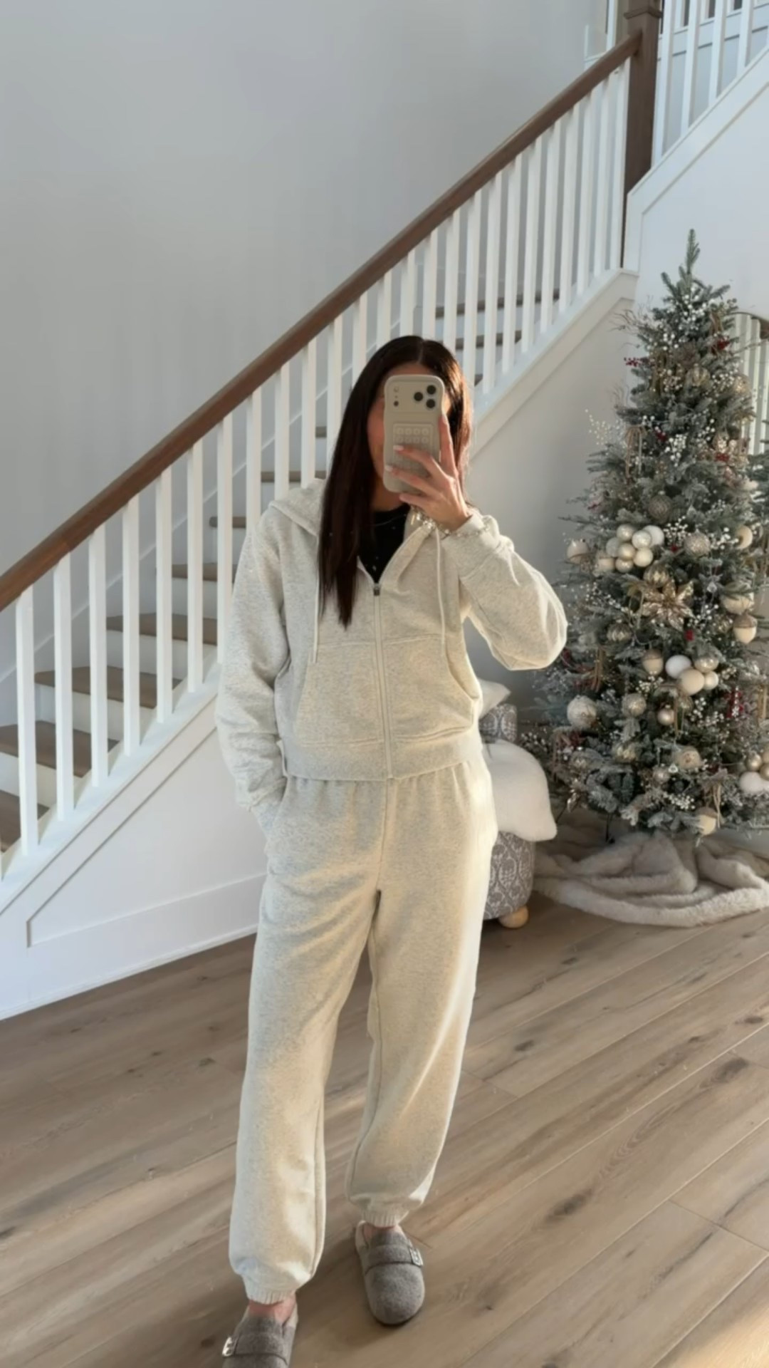 Loungewear set, cozy winter outfit, cropped hoodie, jogger sweatpants, annabrstylee

#LTKmomlife #LTKootd #LTKSeasonal