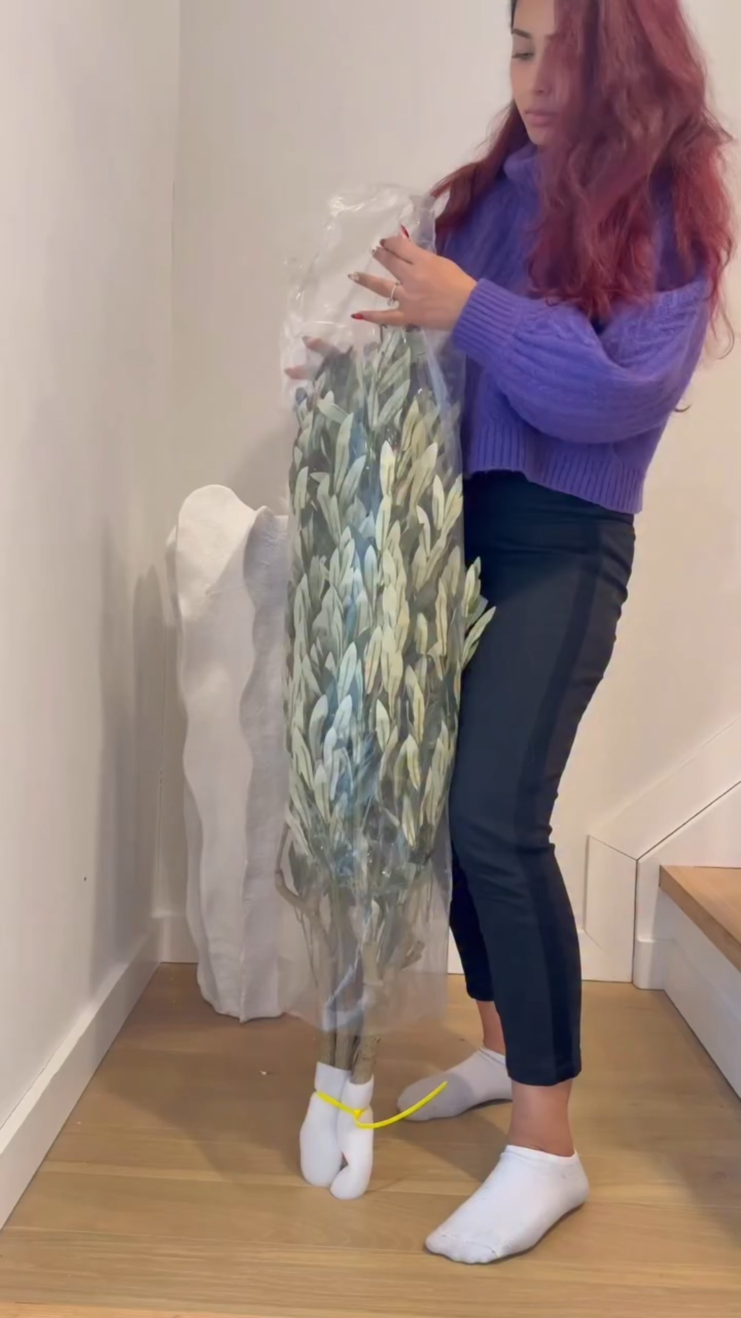 I love being around nature 🌿 and having trees inside the house…
but I’m terrible at keeping real plants alive 😅

So this felt like the perfect solution 👀
A 7 ft faux olive tree from Amazon that looks SO real, even up close.

Love that it comes with a jute basket to complete the look, and it was super easy to set up 🤍



#olivetree #olivetrees #decortree #decorplant #plantdecor