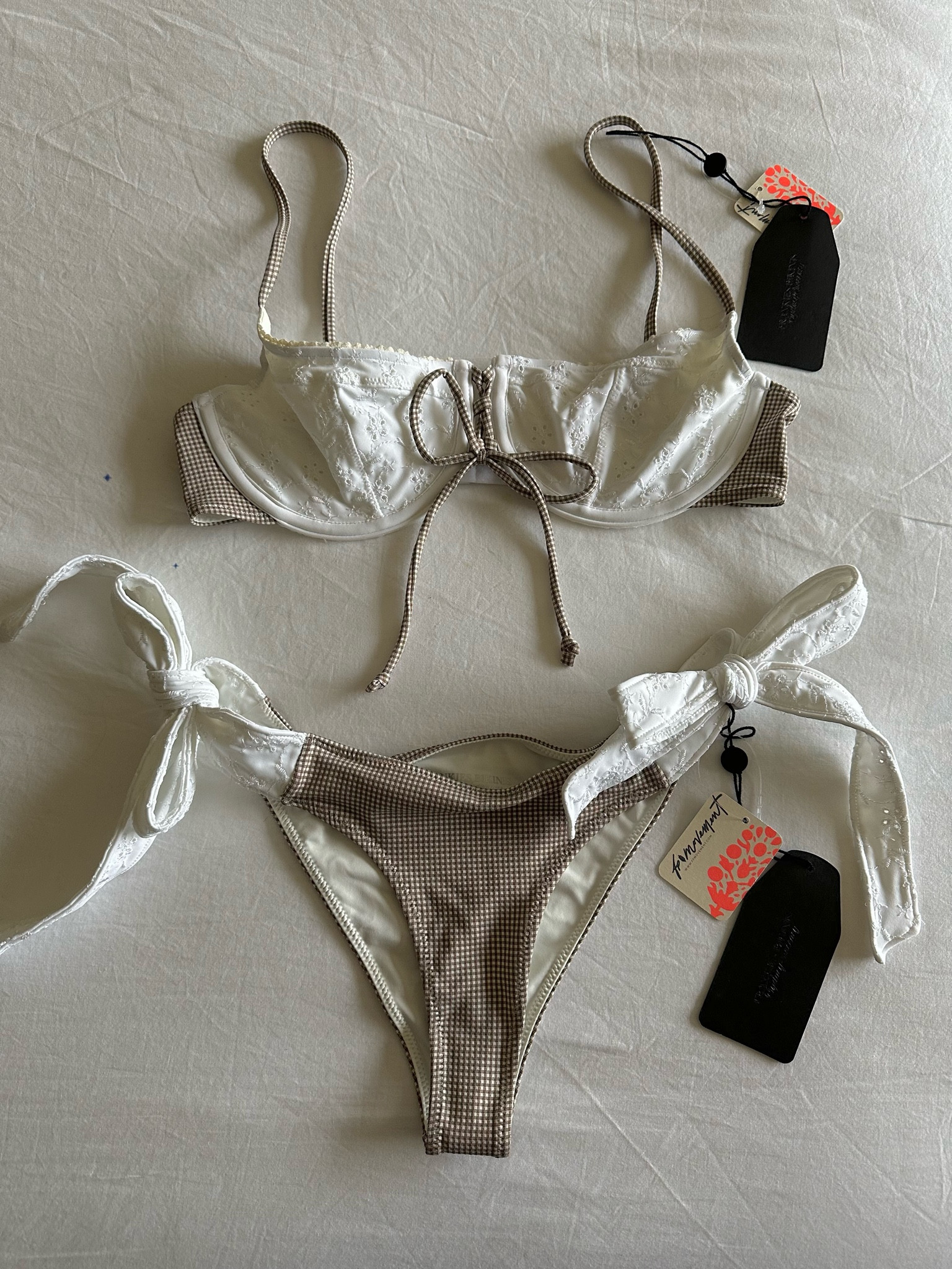 this bikini >

#LTKFind #LTKSeasonal #LTKswim