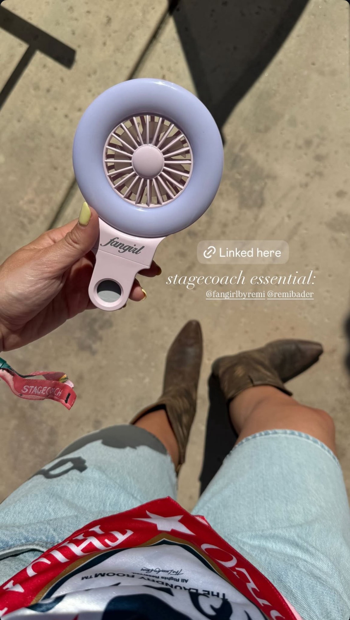 one of my stagecoach essentials is this fan that also has a built in selfie ring light 

#LTKFestival #LTKSeasonal #LTKStyleTip