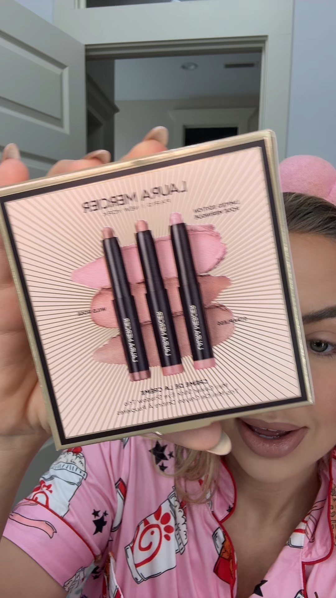 Laura Mercier Caviar Eyeshadow Sticks | Holiday Gift Set | Beauty & Makeup 

#LTKFindsUnder50 #LTKBeauty #LTKGiftGuide