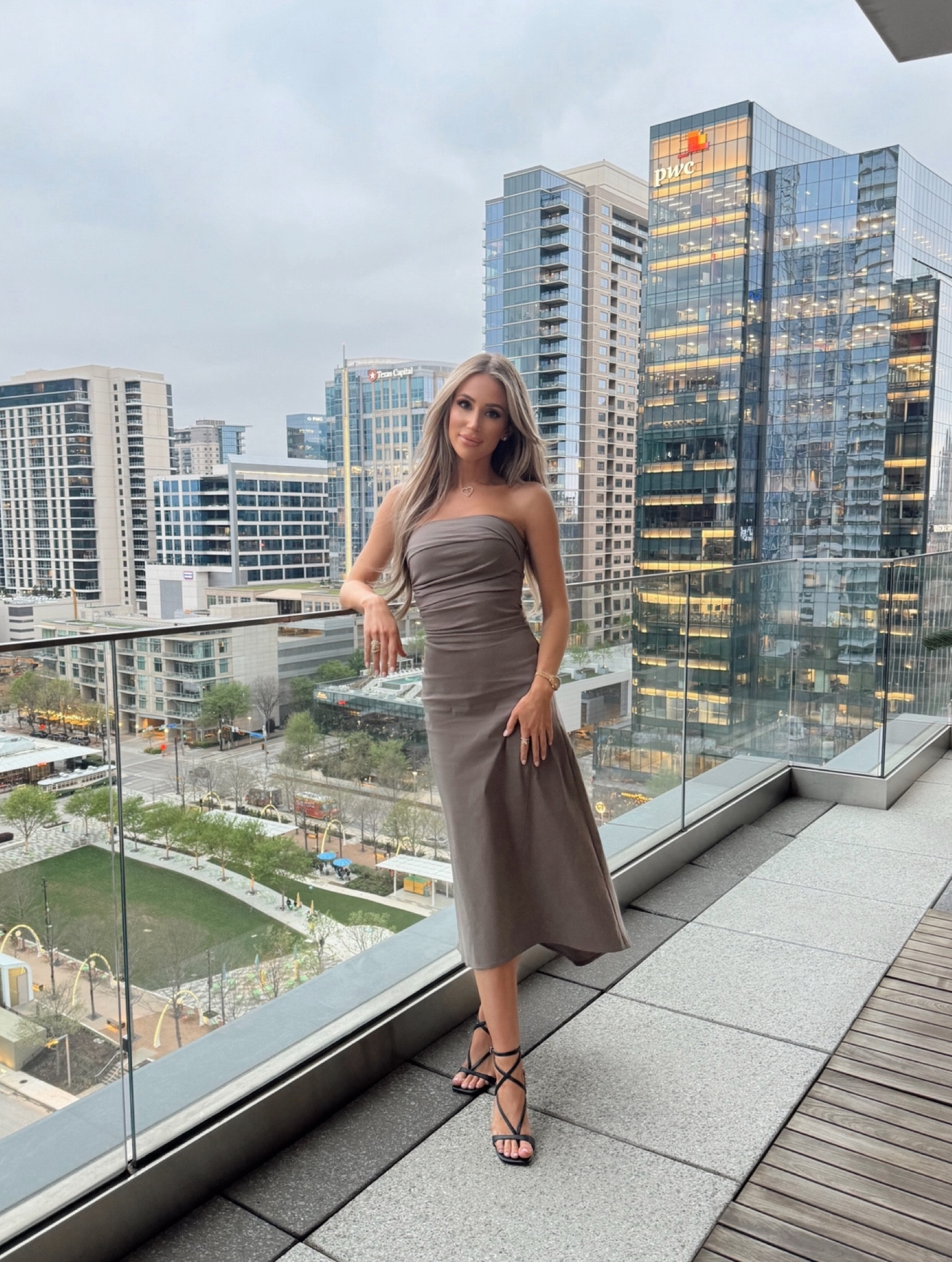 Wearing size 0

Date night outfit. Midi dress. Strapless dress. Outfit inspo. Outfit idea. ASOS find. Wedding guest dress. Wedding guest outfit. Ootn

#LTKfindsunder100 #LTKSeasonal #LTKworkwear