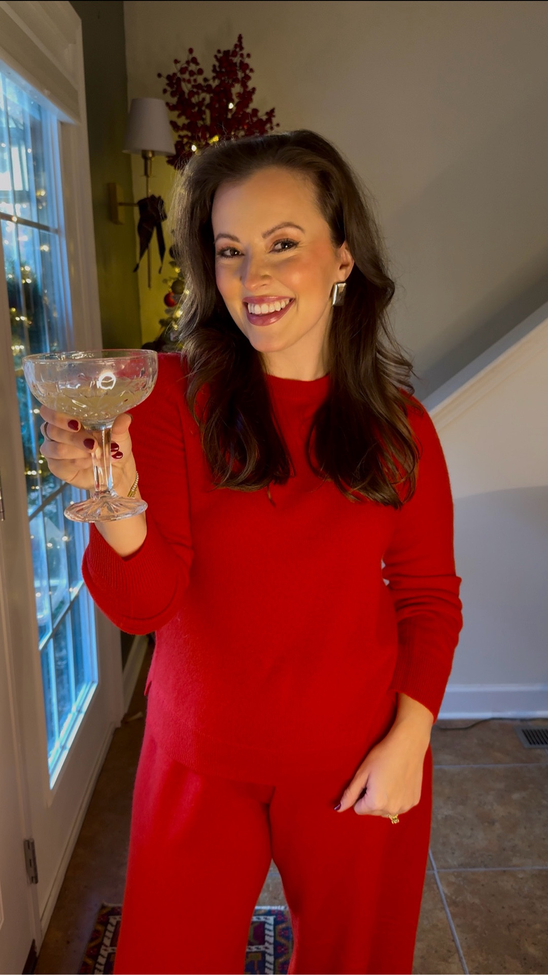 Red cashmere matching set 
Matching red cashmere sweater set 
Dillards x The Nat Note collection
Comfortable chic holiday party outfit 

Red cashmere sweater (small)
Red cashmere pants (medium but should have done a S)
Silver pointed toe kitten heels

#LTKHoliday