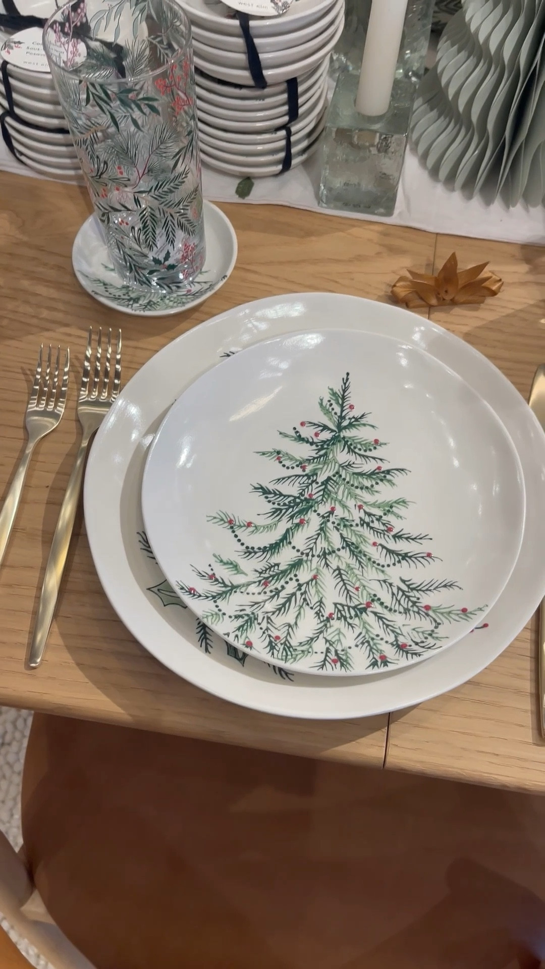 Christmas tablescape. 

#LTKHome #LTKHoliday