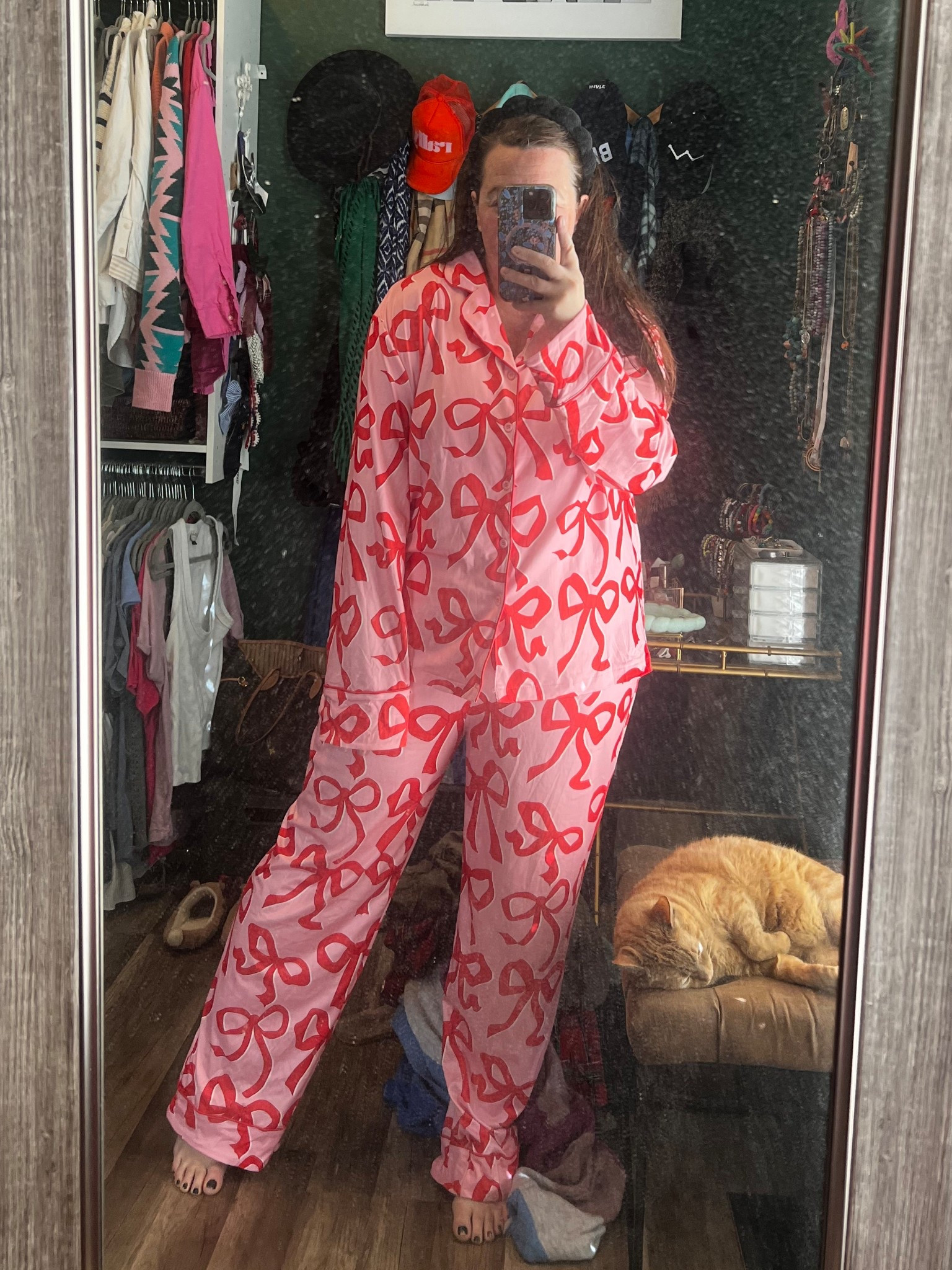 Ignore my dirty mirror but HOW CUTE are these bow pjs?!

Perfect Valentine’s Day pajamas ❤️🎀

#LTKSeasonal #LTKFindsUnder50