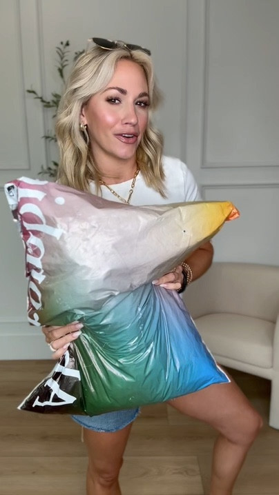 Abercrombie shorts sale! 25% off all shorts + extra 15% off with code AFSHORTS! My go to shorts for summer mom approved outfits! 



#LTKStyleTip #LTKSeasonal #LTKSaleAlert