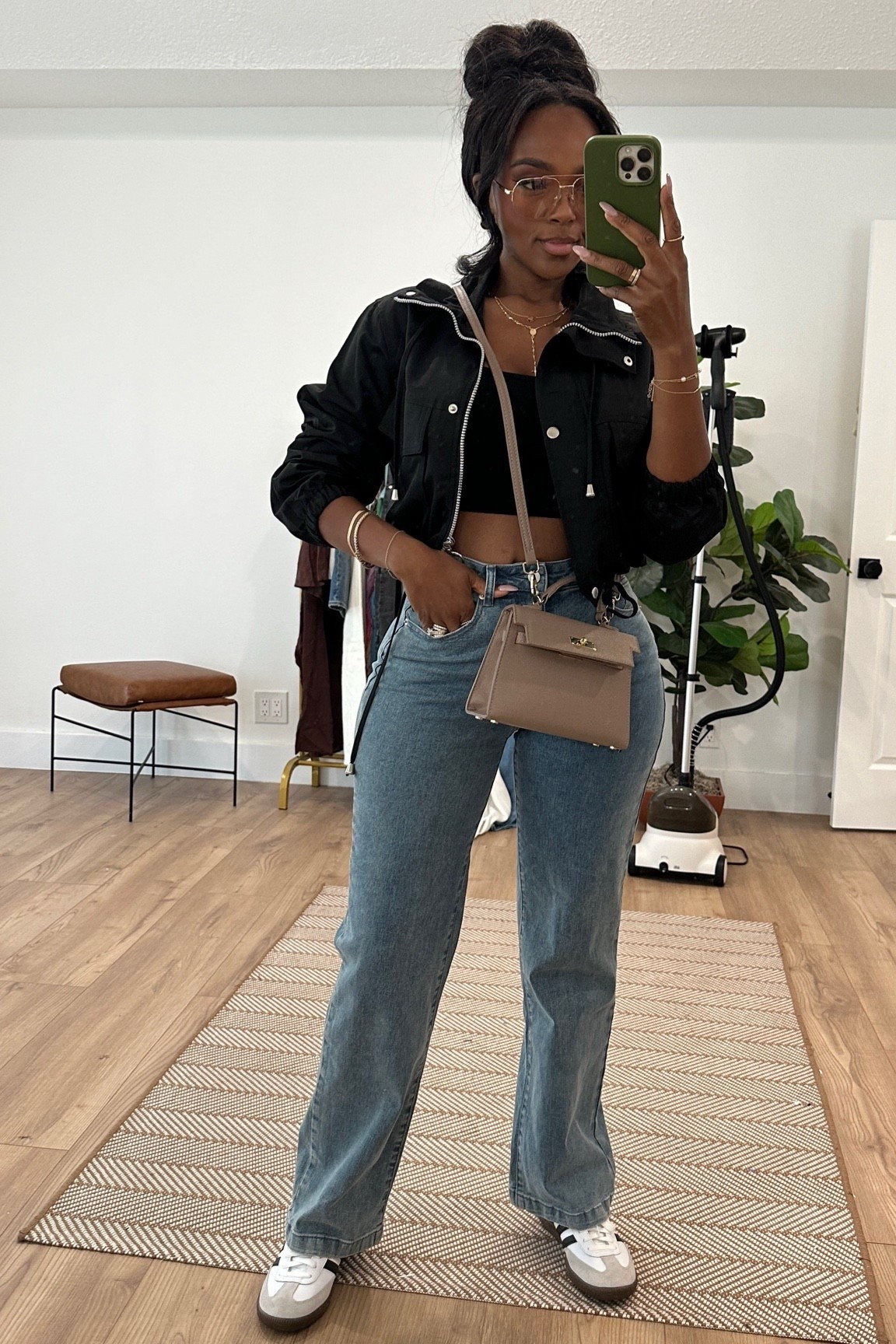 Casual but that girl

Size small  I’m 5’4 | 140lbs | 36D -27 -40  • IG & YT: kirasfashionfinds TT: kiraabboud  
