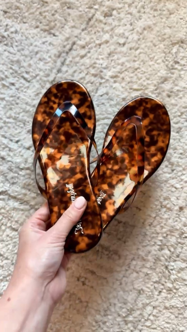 Spring sandals 
Sandals
Vacation 

#LTKSeasonal