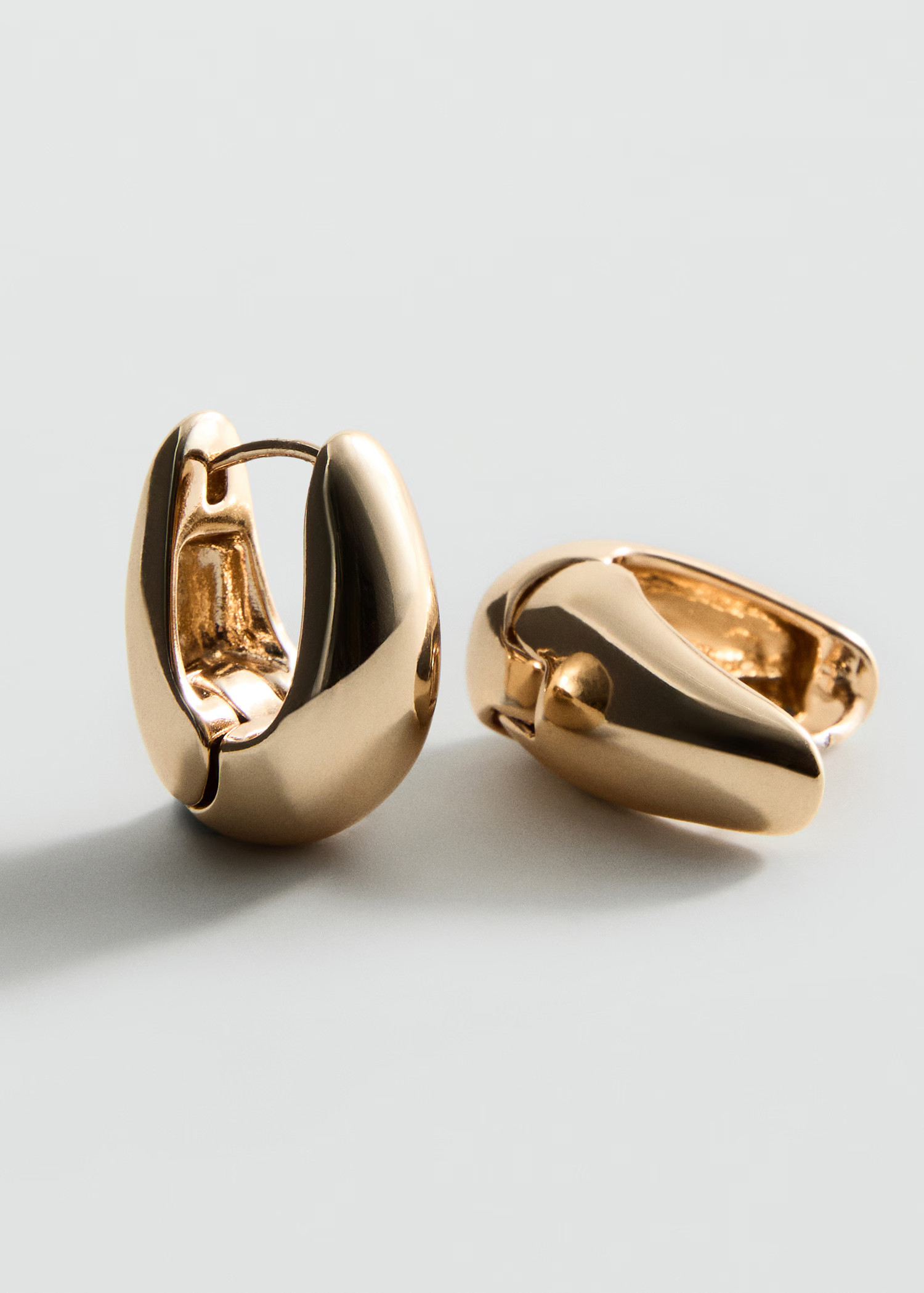 Volume hoop earrings | Mango (US/MX/AU)