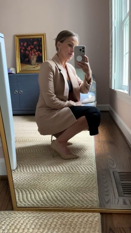 This black fitted dress is from Amazon, fits TTS, and is the perfect thickness. It’s ribbed and knit, so the material is perfect for fall. I have an XS. This neutral blazer is also from Amazon and fits TTS. My pumps are Sam Edelman and I’ve had them for YEARS. This is a perfect fall workout outfit from Amazon. #amazonfinds #amazonworkwear #workwear #amazon #amazondresses

