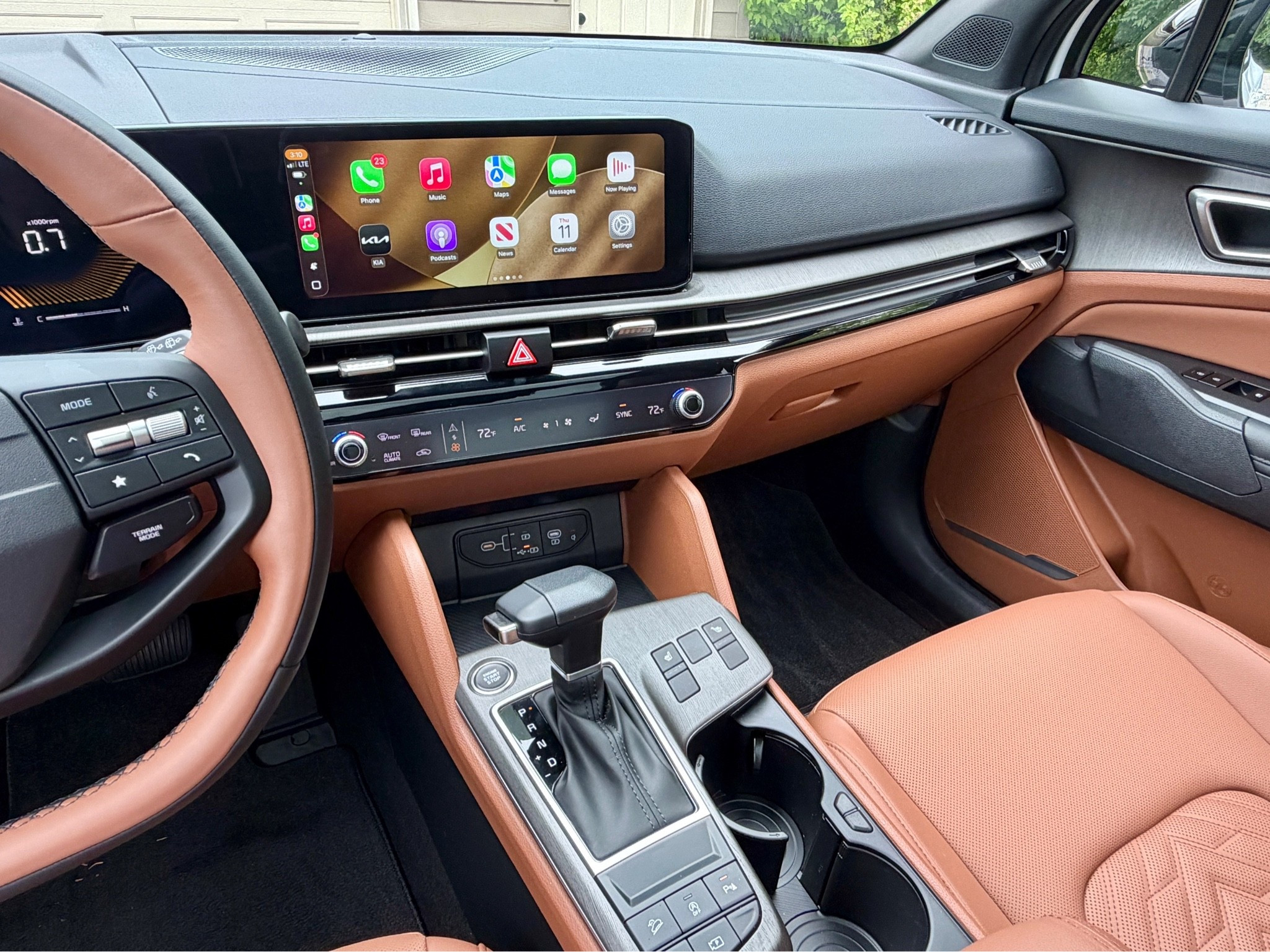 New Car Essentials/Accessories! 🚘🫶🏻

I just purchased this brand new 2026 Kia Sportage and am so in love! Check out some of my favorite items I bought for my new car!