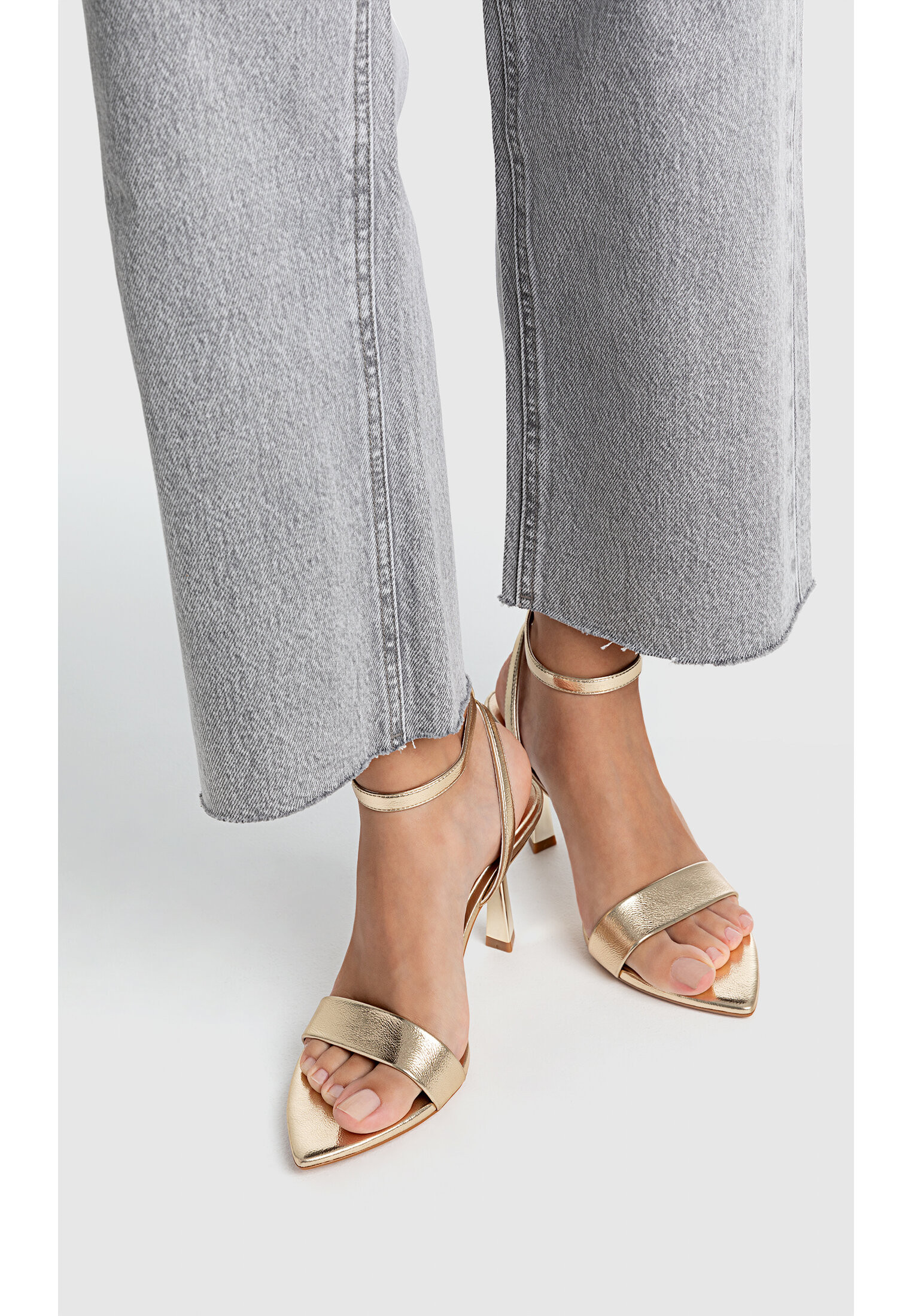 High-heel sandals with tied straps - Women's fashion | Stradivarius United Kingdom | Stradivarius (UK)