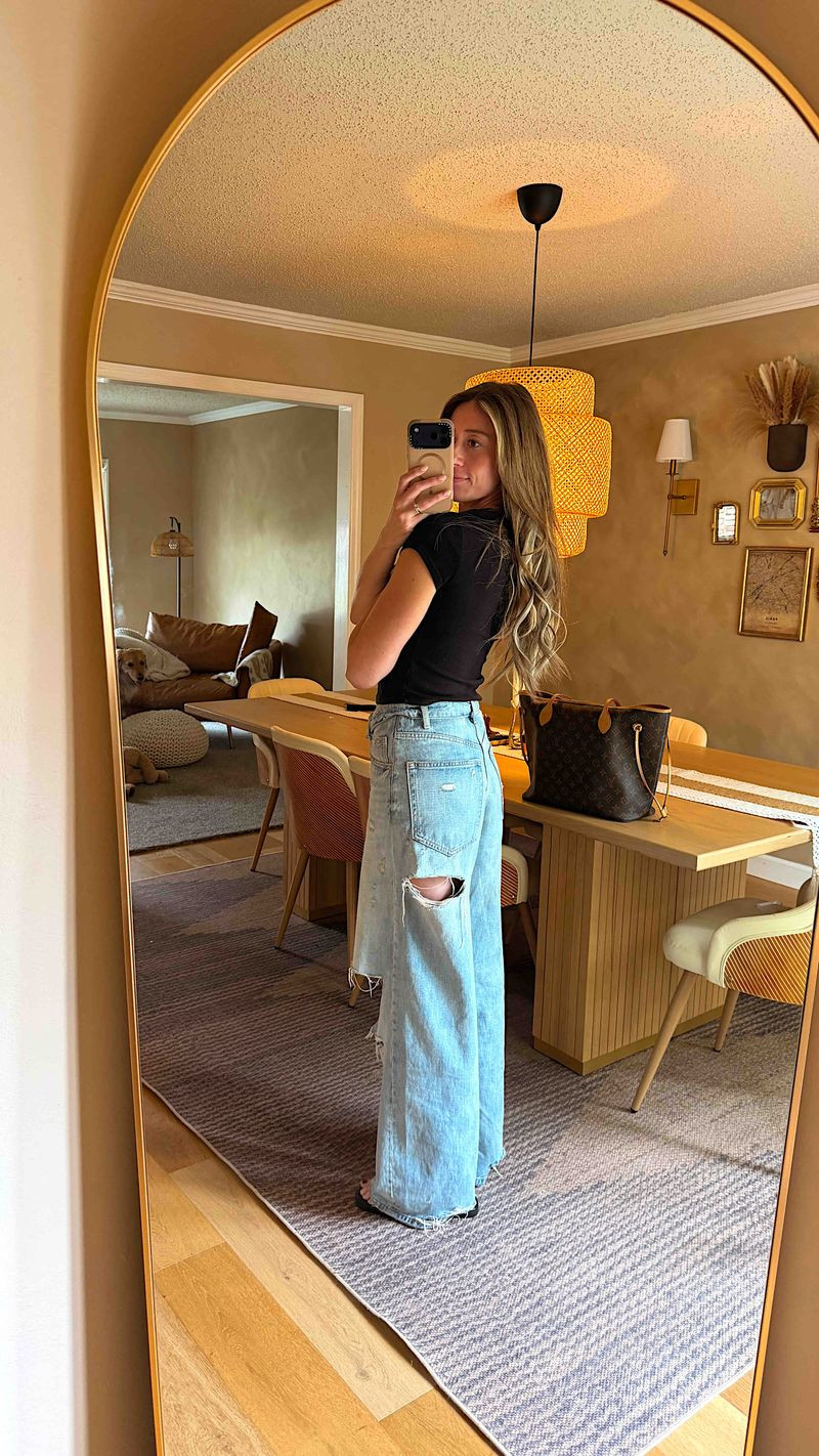 My fav ripped jeans ever!
(Actual are from @Zara which won’t let me tag). But these are very similar!!!

#LTKootd #LTKgrwm