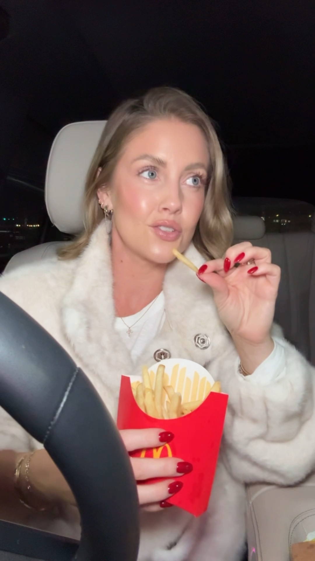 XS long sleeve tee / XS faux fur jacket / 25 jeanss

#LTKHoliday #LTKPetite #LTKOver40