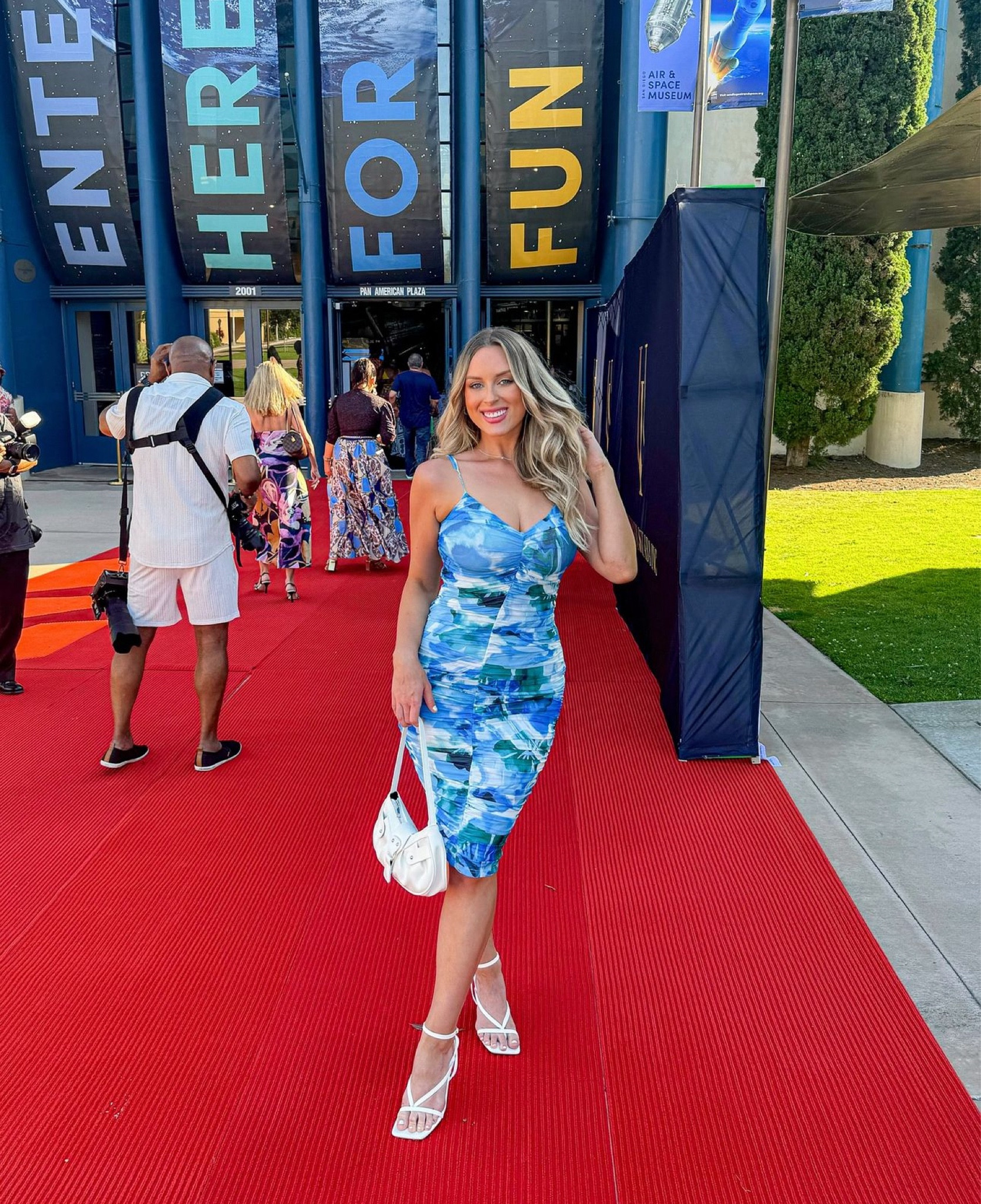 semi-formal floral dress with white details 💙

#LTKShoeCrush #LTKWedding #LTKStyleTip