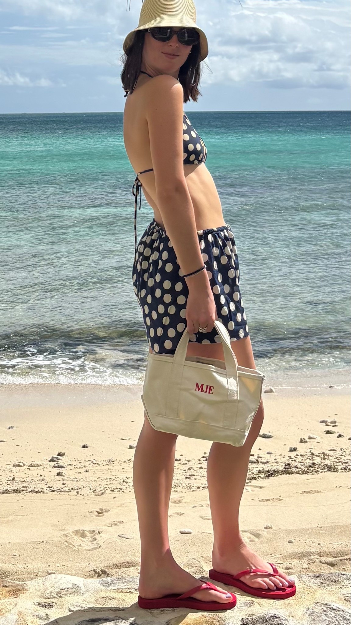 Cutest outfit for summer ☀️@jcrew 
#boatandtote#toryburchsandals
#polkadot#jcrewsummer
*navy polkadot sold out
Follow me on TT@mmaaeevveeyy

#LTKdayinmylife #LTKTravel #LTKgrwm