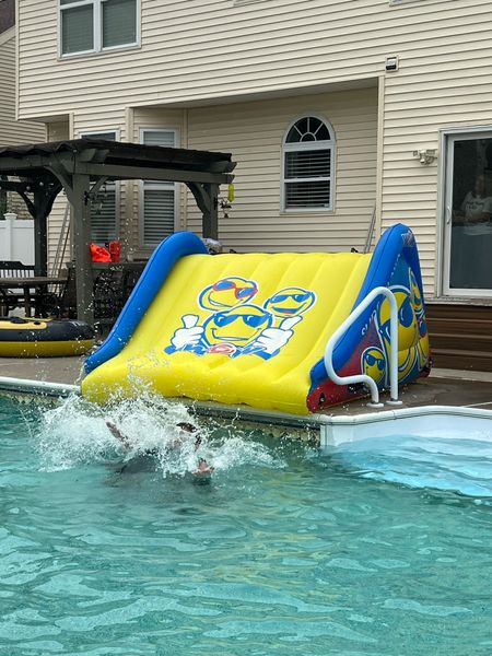 Inflatable pool slide 