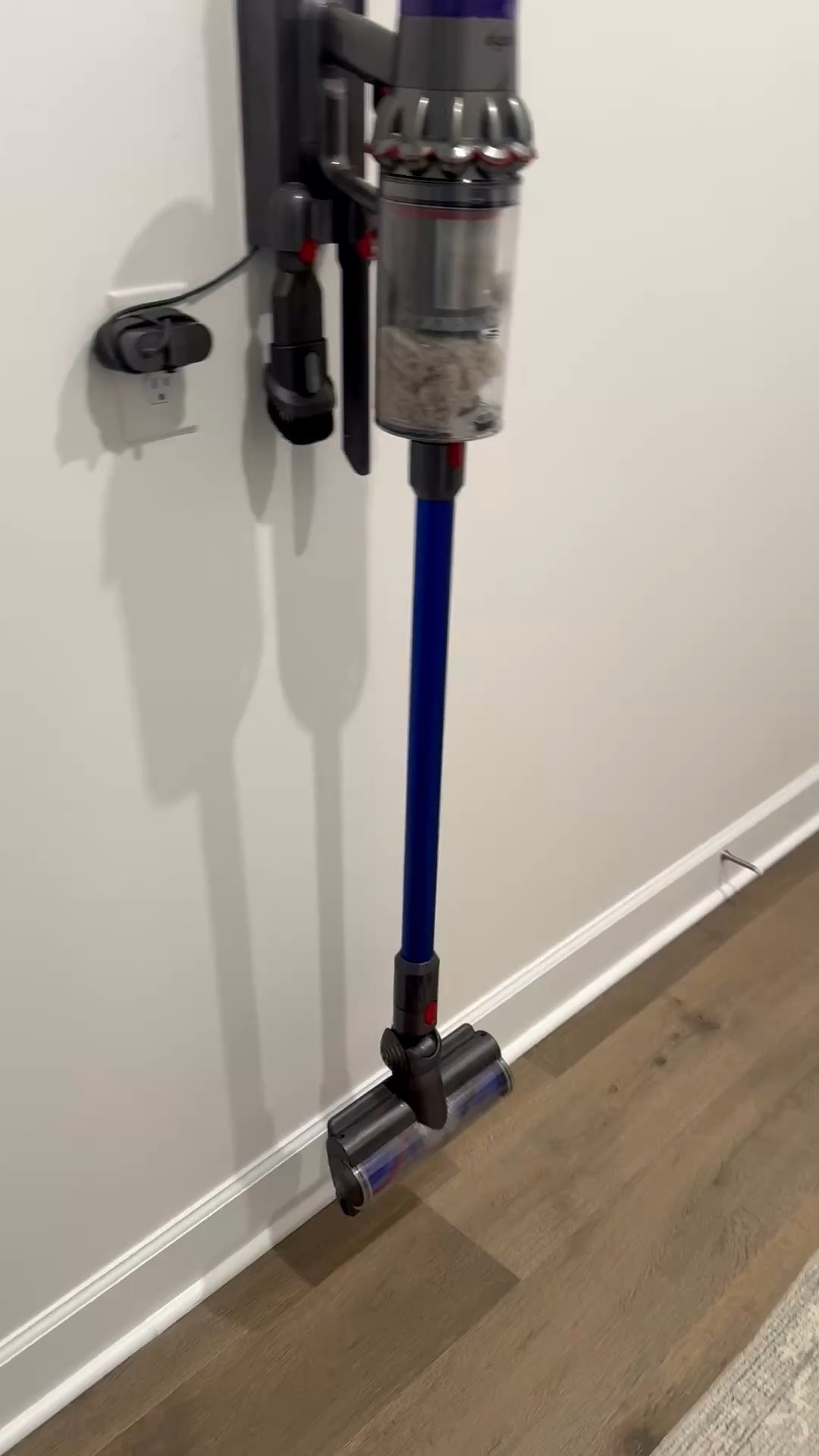 My Dyson is on sale!!!! We absolutely love our vacuum and we cannot live without it. It’s crazy the amount of dust this thing picks up! $150 off!!! 😍🙌🏻



#vacuum #vacuumcleaner #cordlessvacuum #dyosn  #primedaydeals #householdmusthaves #cleaningsupplies

#LTKHome #LTKSaleAlert