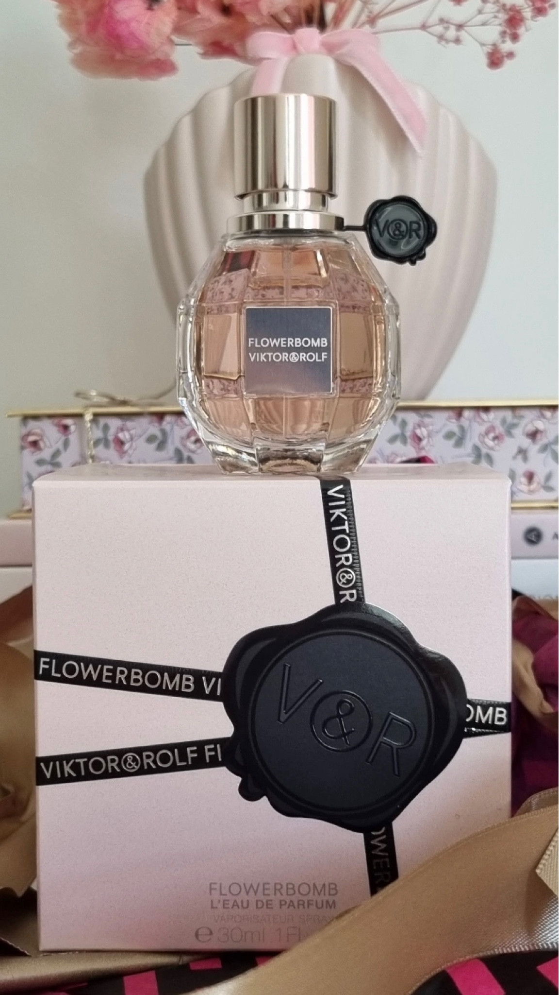 My favourite perfume ever!

I first got this perfume as a gift from my parents back in 2007 and I haven’t stopped buying it ever since. It’s such an amazing scent and I love using it all year round. It would be a fabulous gift for the holiday season or for any other occassion actually!
#viktor&rolf #flowerbomb #perfume #giftideas #holidaysale

#LTKbeauty #LTKHoliday #LTKGiftGuide