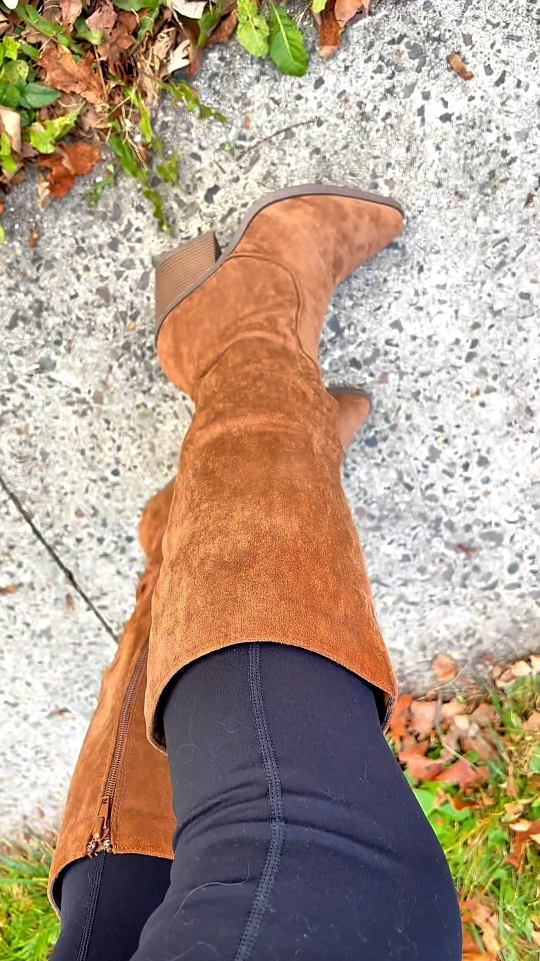 These knee high boots are SO cute and perfect for fall👢🍂
#boots #womensboots #womensshoes #shoes

#LTKShoeCrush #LTKWorkwear #LTKSeasonal