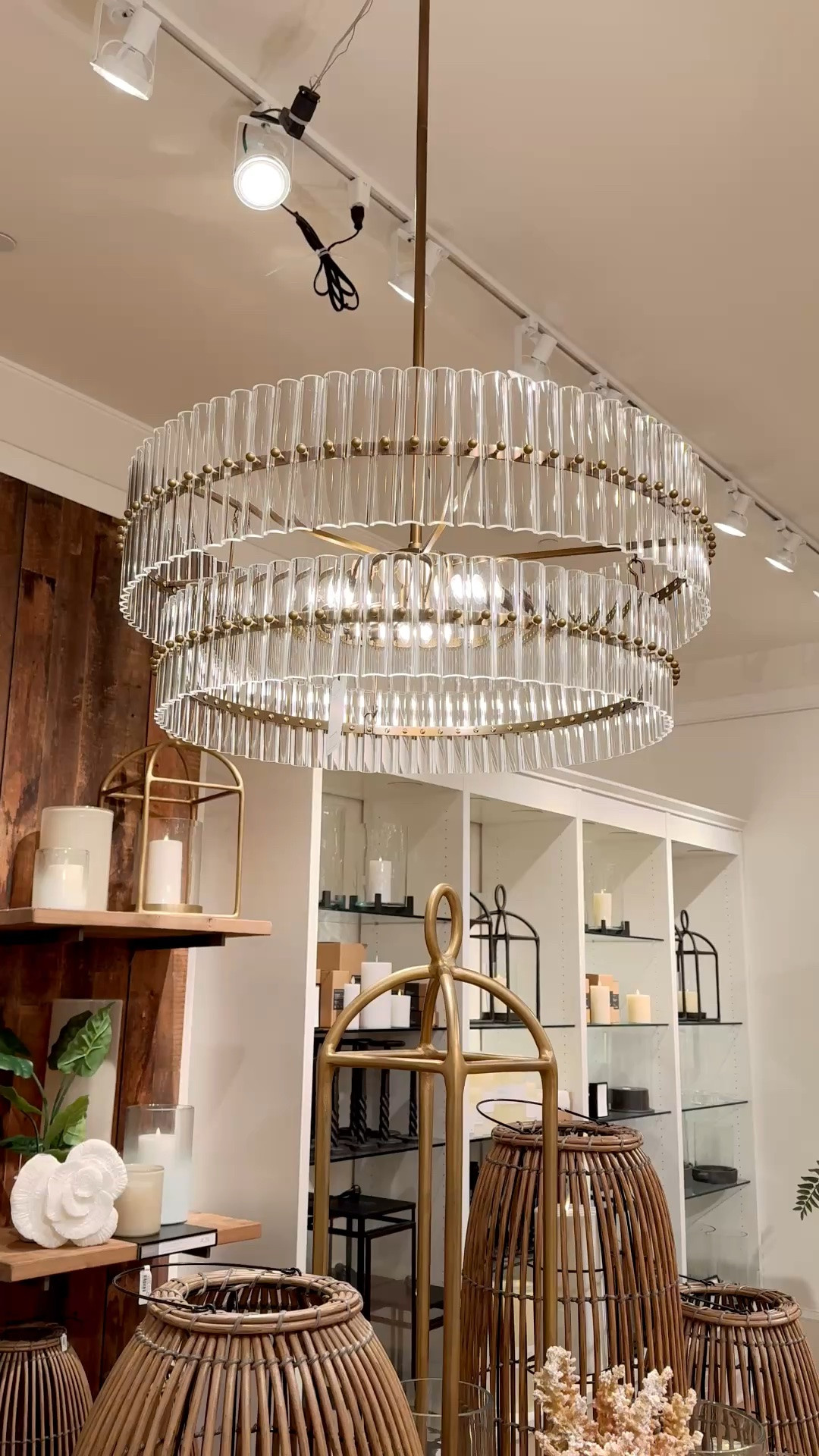 Gorgeous chandelier!  Home decor