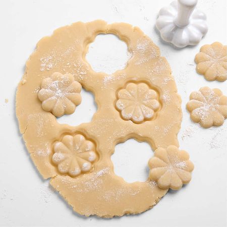 Scalloped Cookie Stamp, baking, bakeware 

#LTKSaleAlert #LTKFindsUnder50 #LTKHome