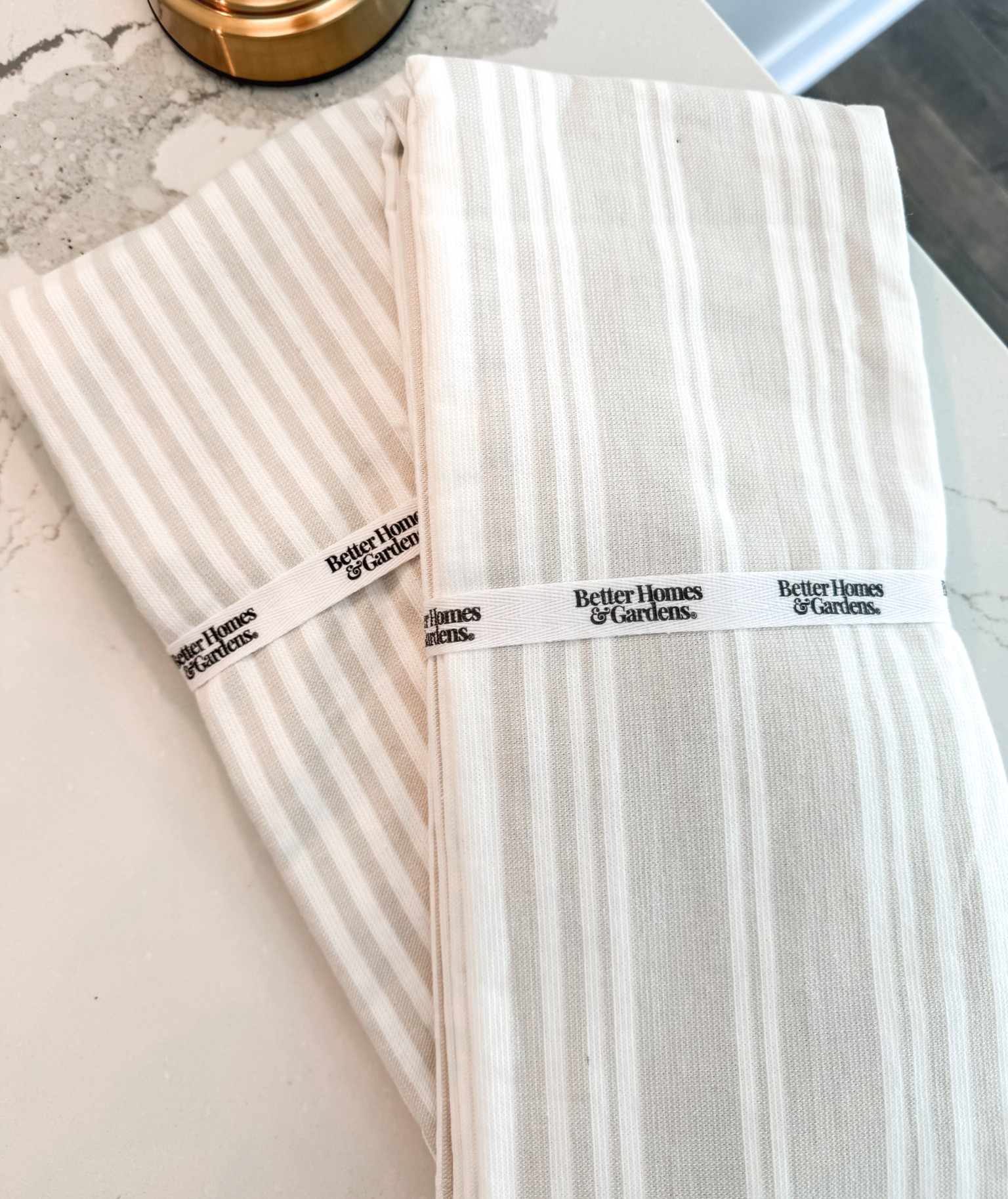 The best kitchen/hand towels yet! So chic and a very substantial fabric, thick and absorbent! 🤍 Great find and under $6!

#LTKHome #LTKFindsUnder50 #LTKStyleTip
