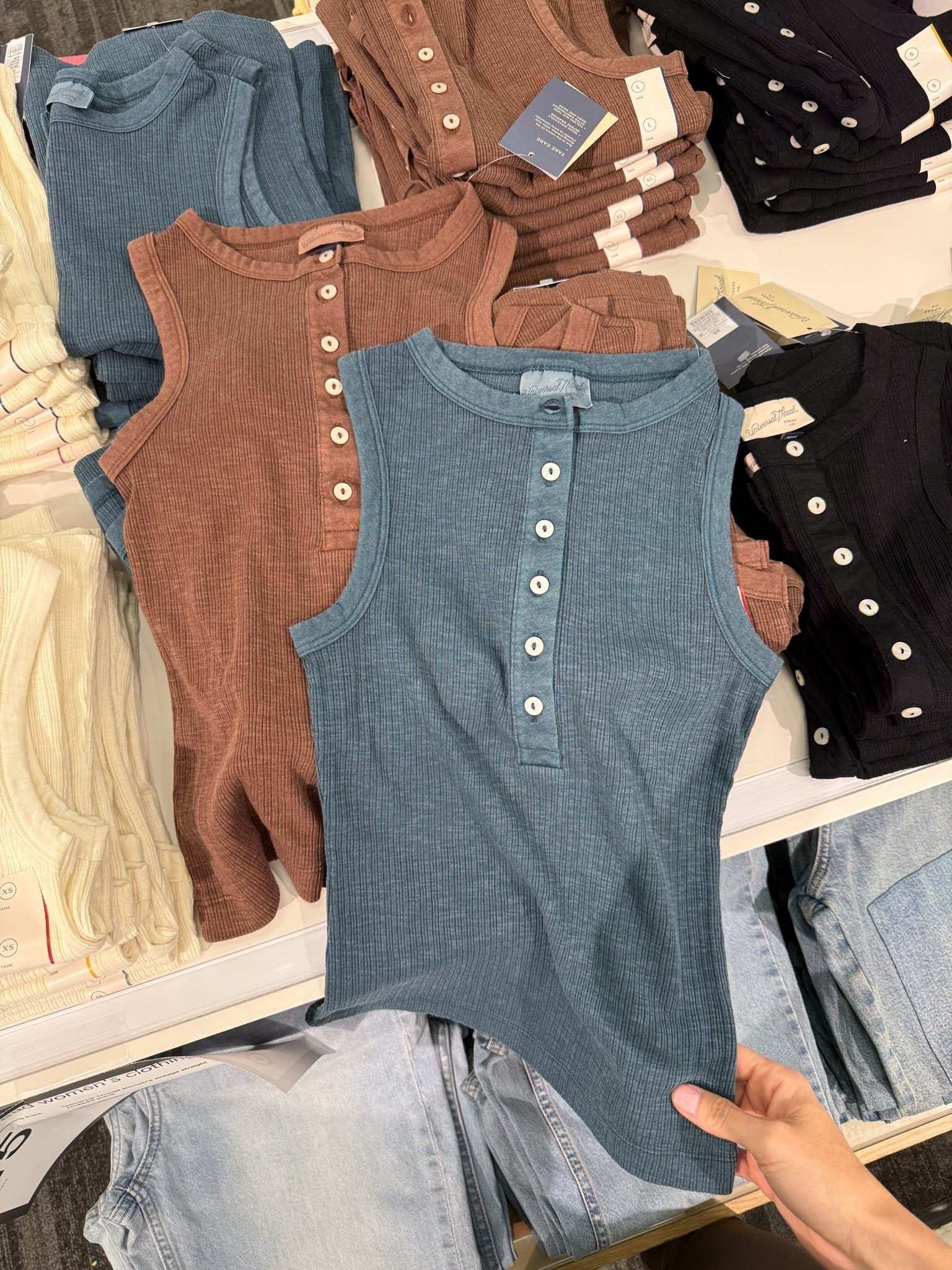 Universal Thread tank top

#LTKSeasonal #LTKootd #LTKgrwm
