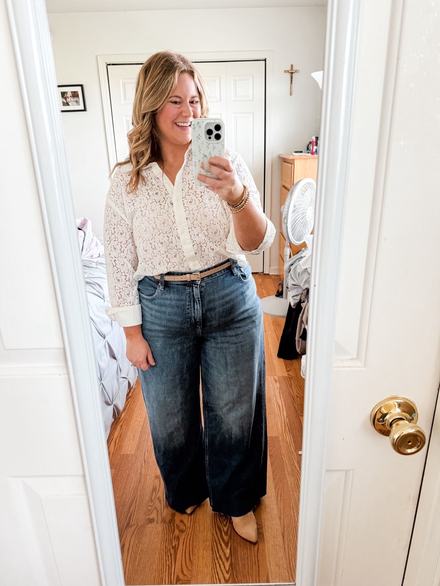 One of my favorite outfits I’ve worn recently! Wearing a large in my lace top and a 16 short in my jeans

Conference outfit
Workwear jeans outfit 

#LTKPetite #LTKWorkwear #LTKMidsize