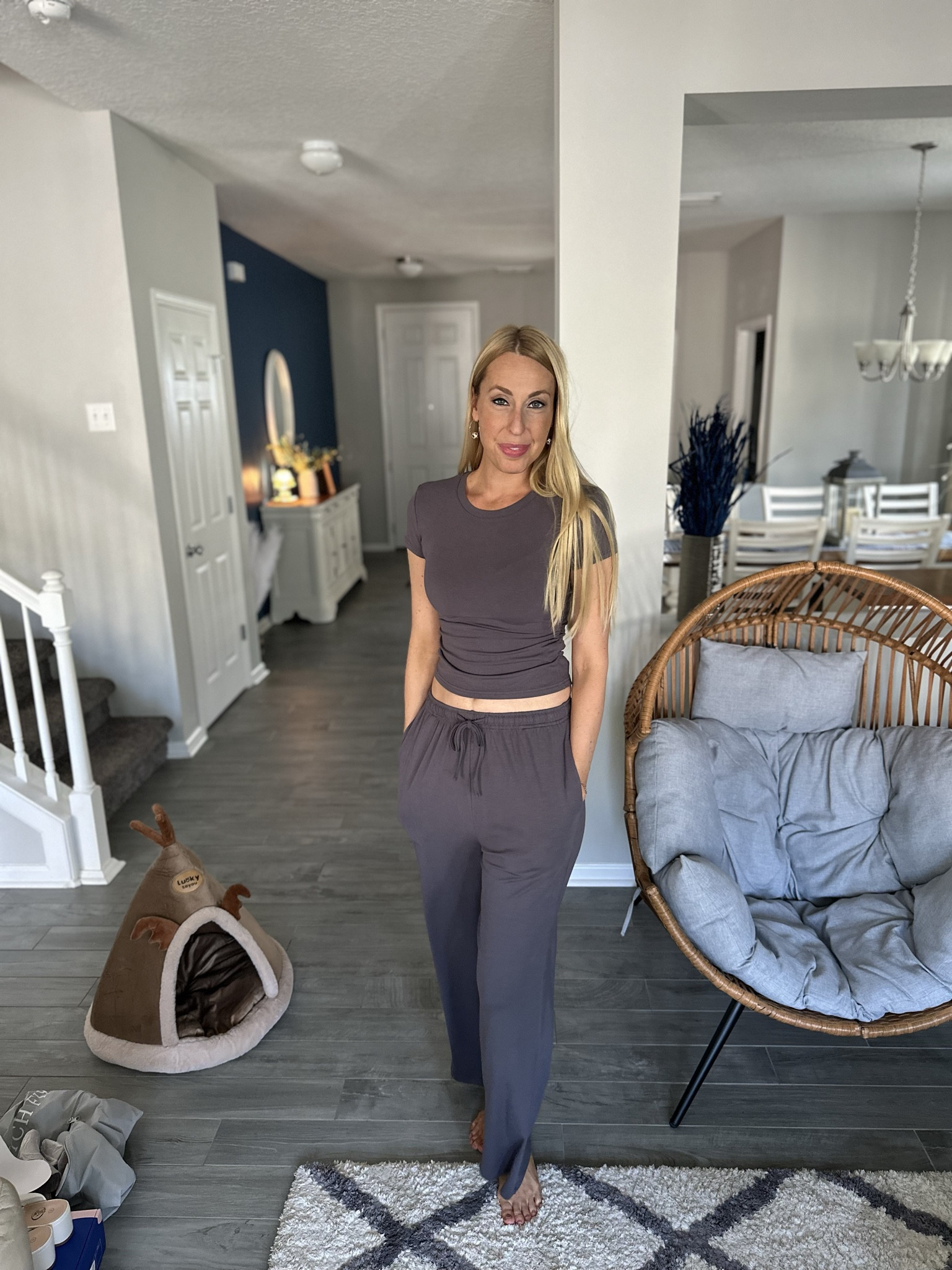 Amazingly comfortable lounge sets to get me started in my weekend 
💙wearing size small and they fit so well
💙 the top is fitted and the pants are loose 


#LTKfindsunder50 #LTKfindsunder100