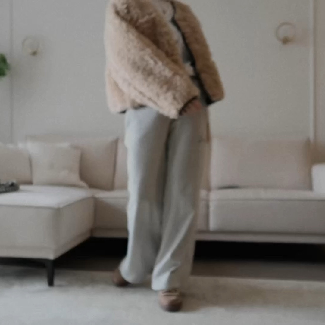 my amazing two sided jacket
Stand studio

Inuikii / moon boots / golden goose with shearling

#LTKeurope #LTKwinter #LTKstyletip