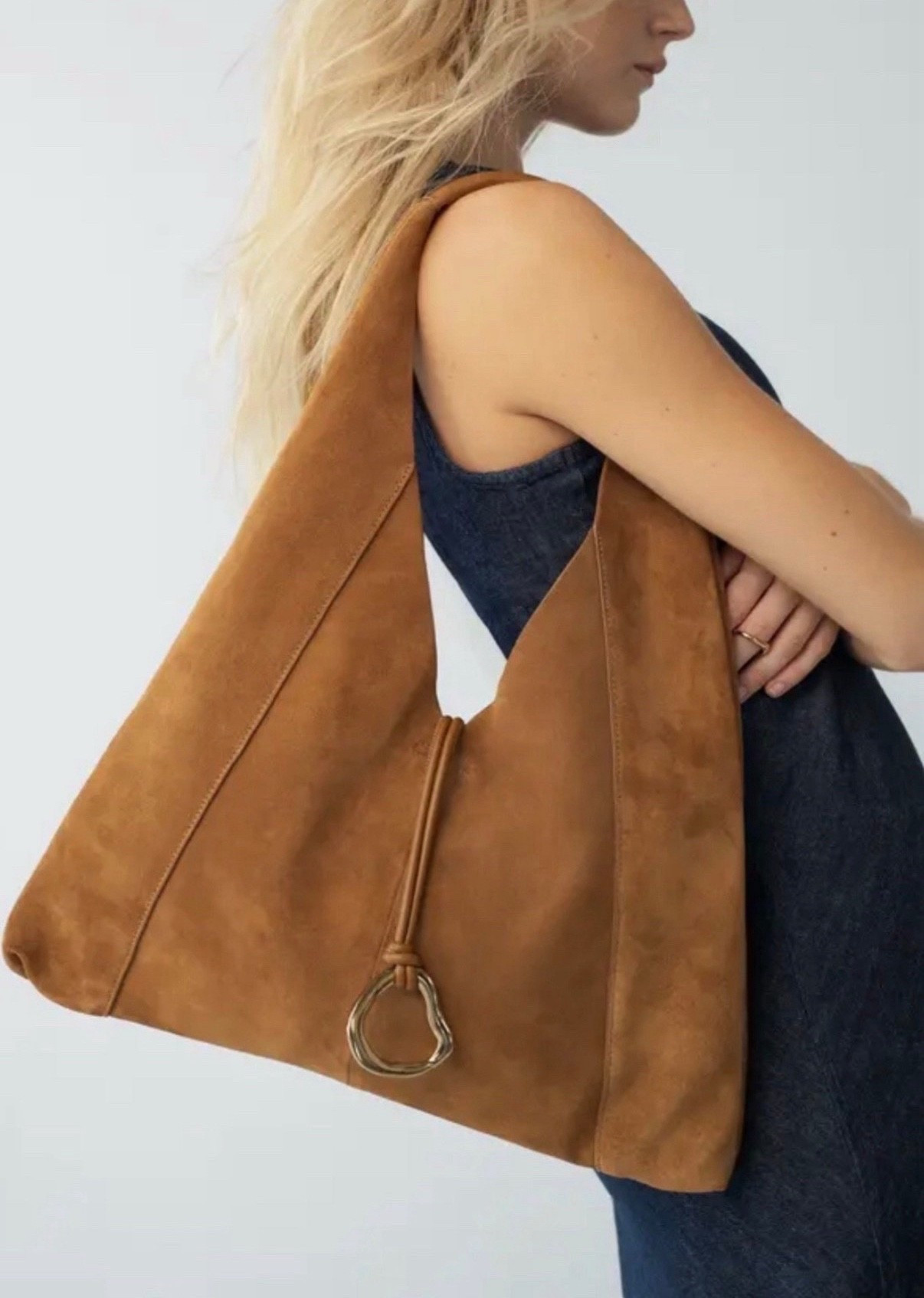 Hobo bag
#ltkbeauty
#ltkfindsunder100

#LTKootd #LTKgrwm #LTKdayinmylife