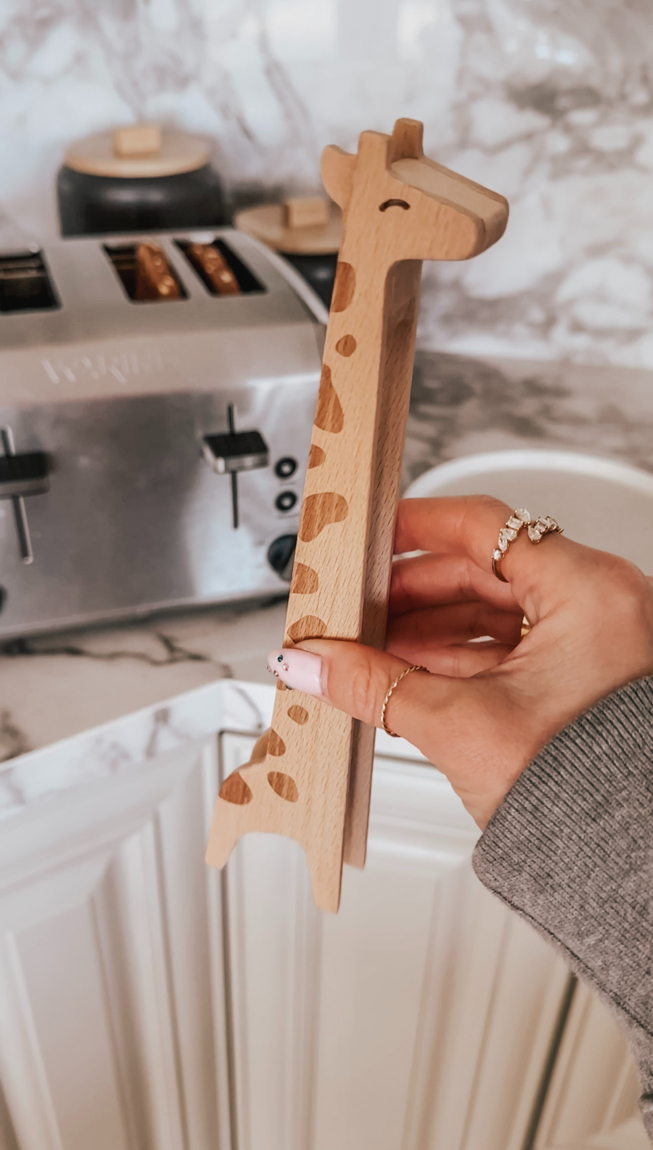 These are the kitchen finds I actually use all the time to make cooking, meal prep, food storage, and everyday kitchen cleanup so much easier. A little mix of my favorite kitchen gadgets, home essentials, and time-saving finds that genuinely make day-to-day life feel less chaotic!
 

 #LTKfoodie #LTKHome