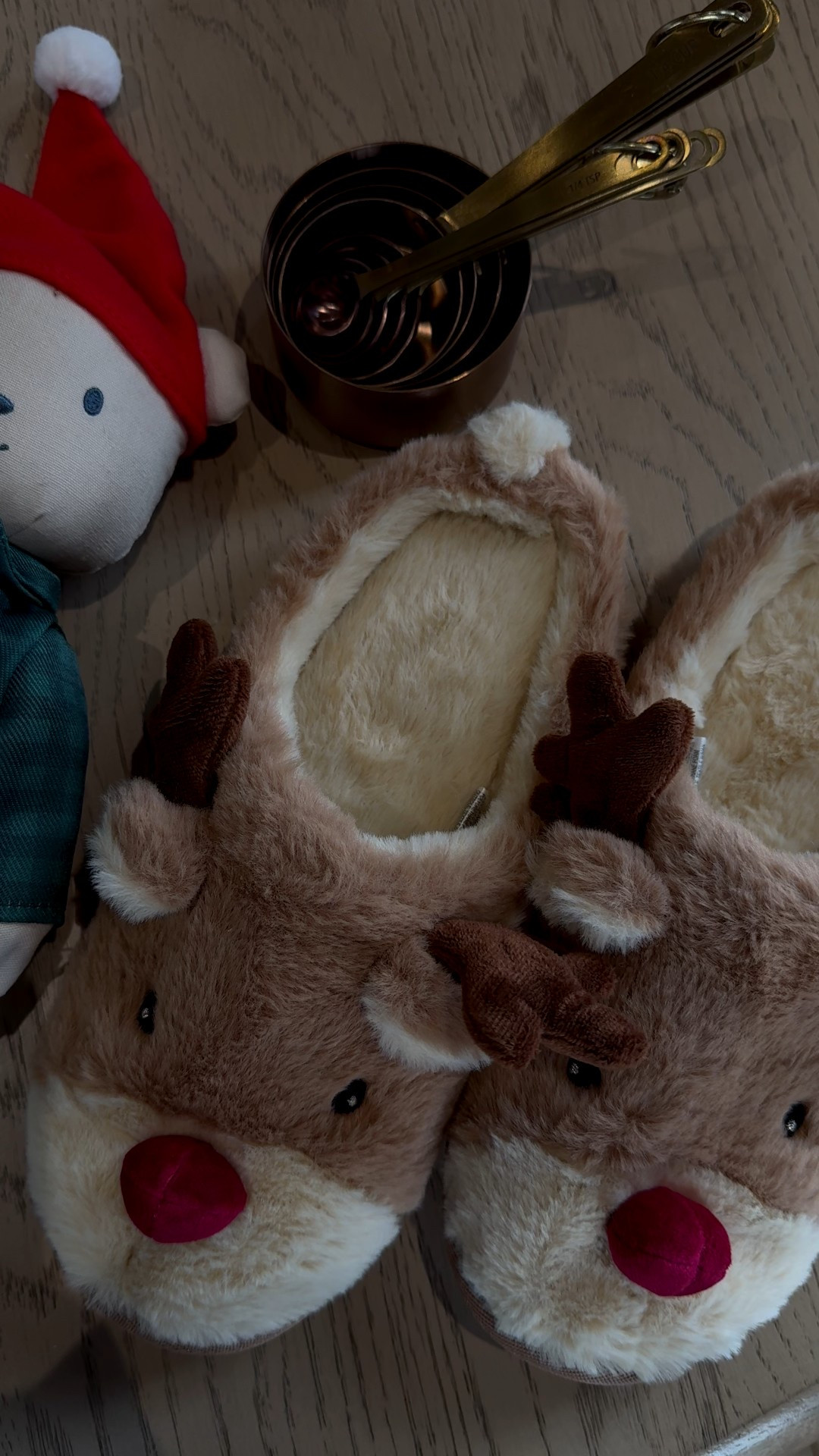 Finally got my Target order in of these holiday goodies🎄

Dressupbuttercup.com #dressupbuttercup #dederaad



#LTKFamily #LTKGiftGuide #LTKHoliday