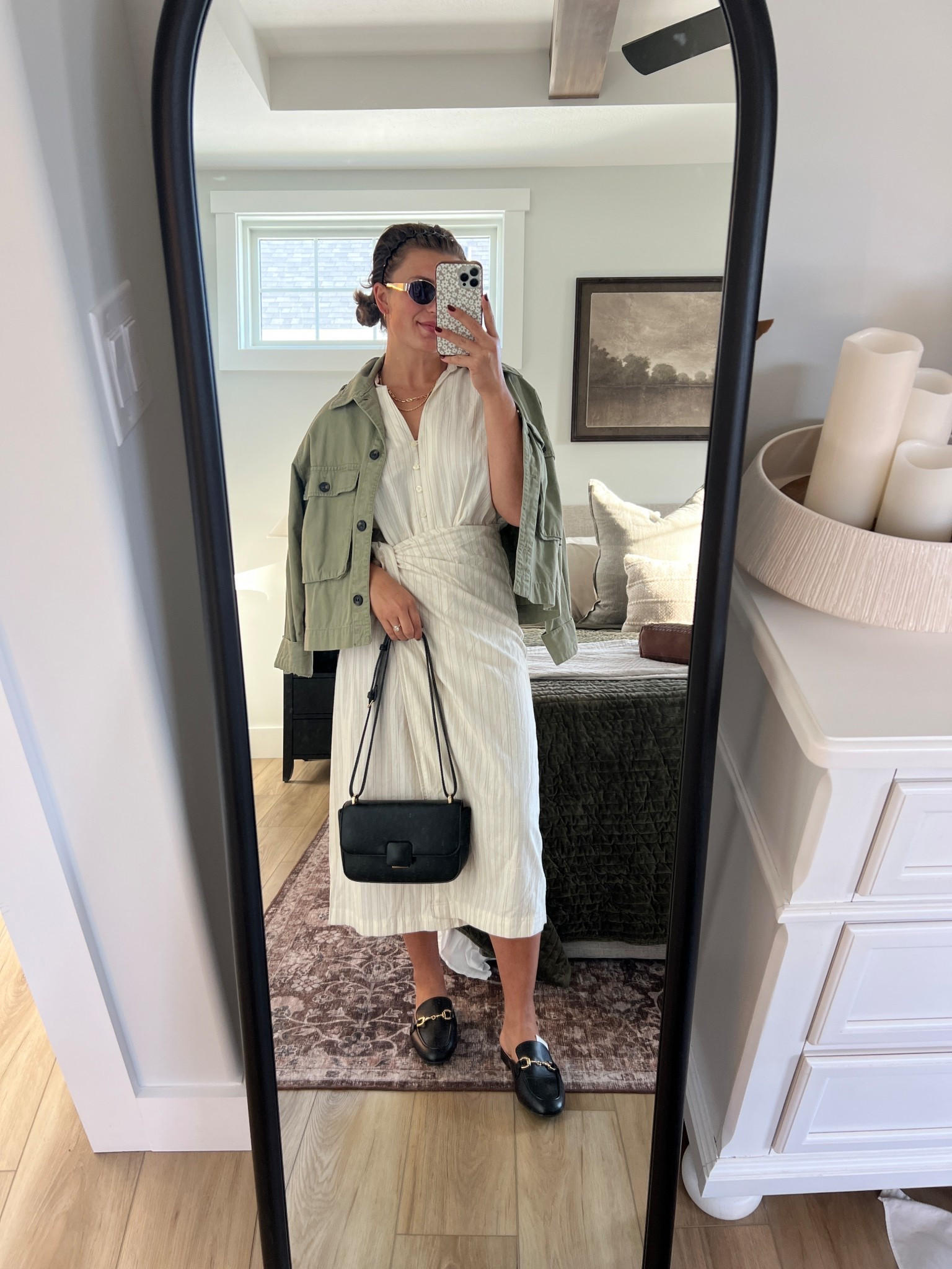 Dress is on major sale!! Jacket is H&M but sold out… linked similar options for purse and jacket! 

#LTKSaleAlert #LTKWorkwear