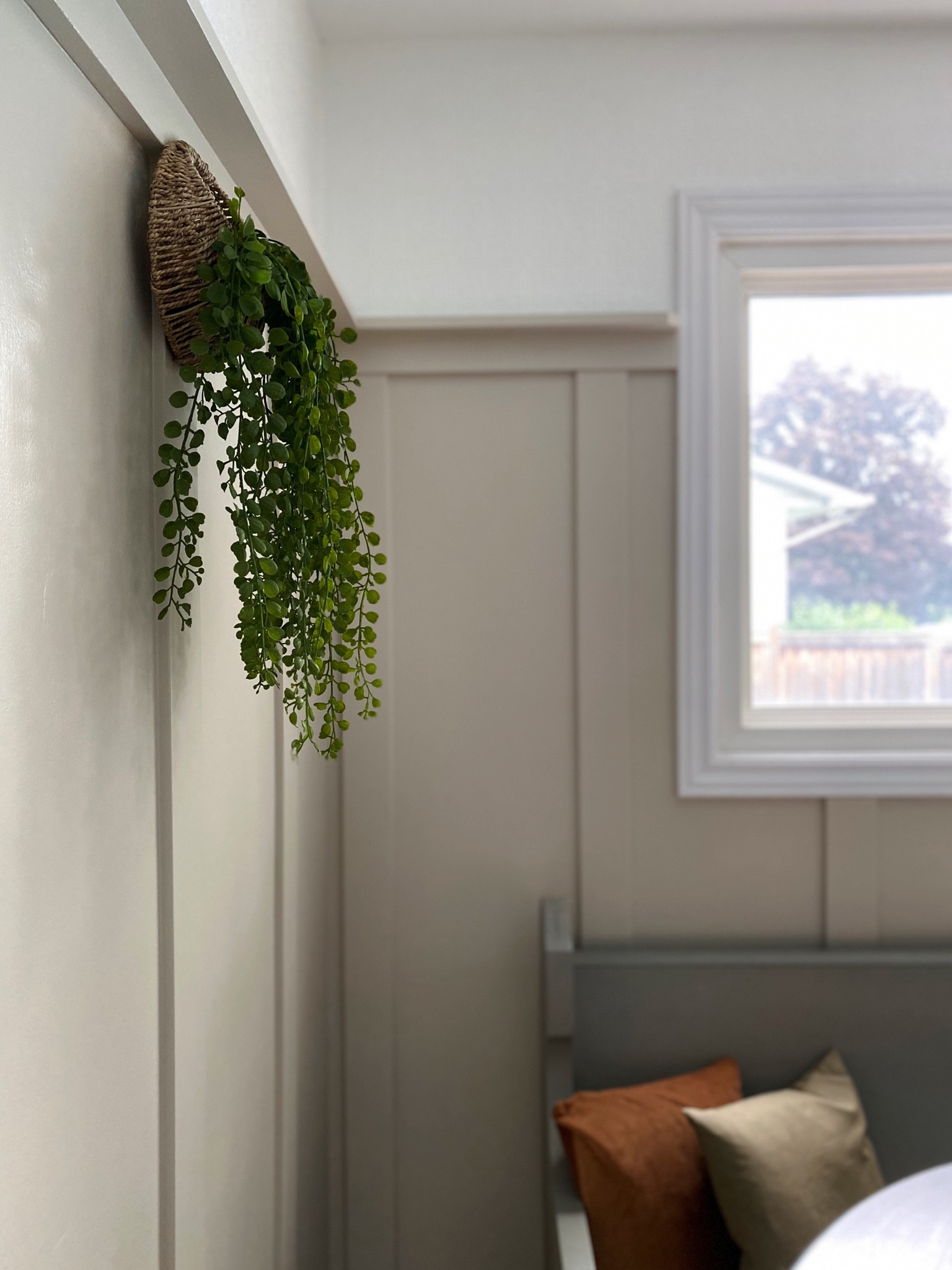 #Kitchen nook update with some simple decor pieces, like this hanging #fauxplant and #throwpillows 

#LTKhome