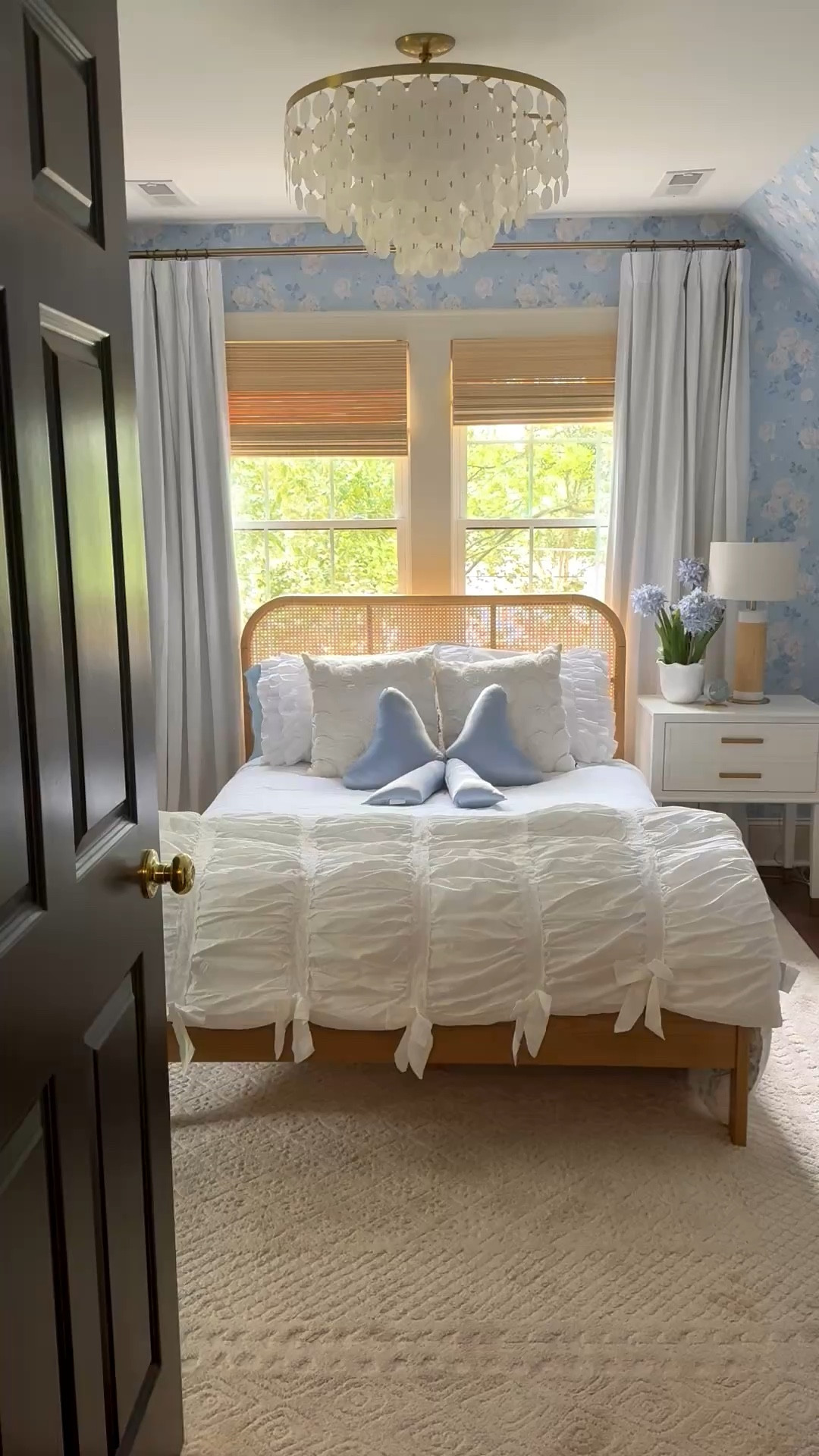 One last look at Lola’s room...

#LTKSeasonal #LTKKids #LTKHome