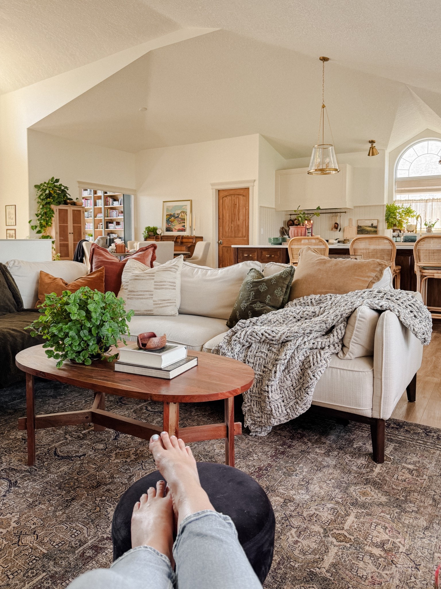 It’s cozy time. Velvet scalloped throw pillows, coffee table, loloi rug 

#LTKSaleAlert #LTKHome