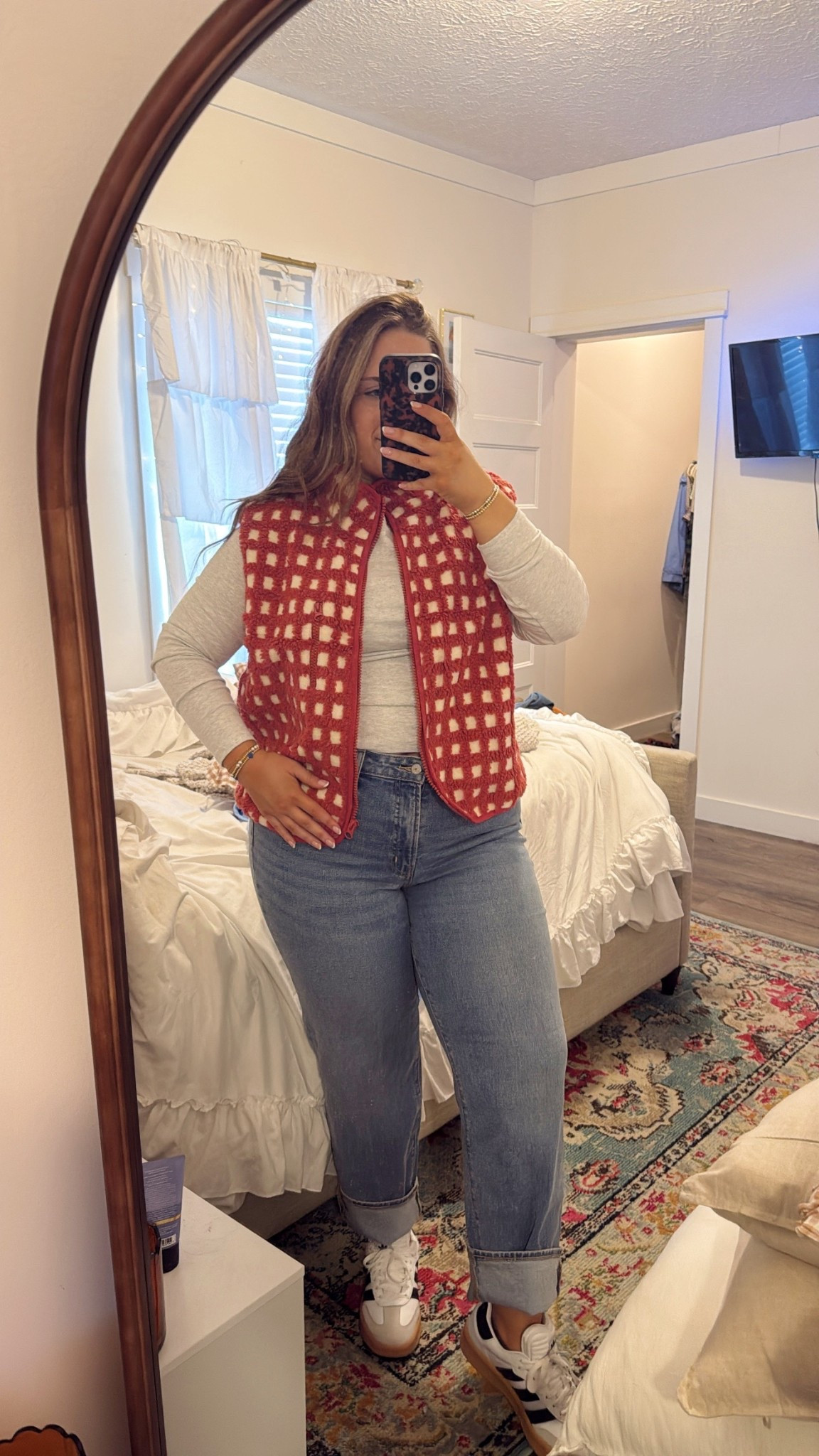 work OOTD!❤️🍁


WEARING:
long sleeve: size L
vest: size L
jeans: size 14

#LTKMidsize #LTKSaleAlert #LTKStyleTip