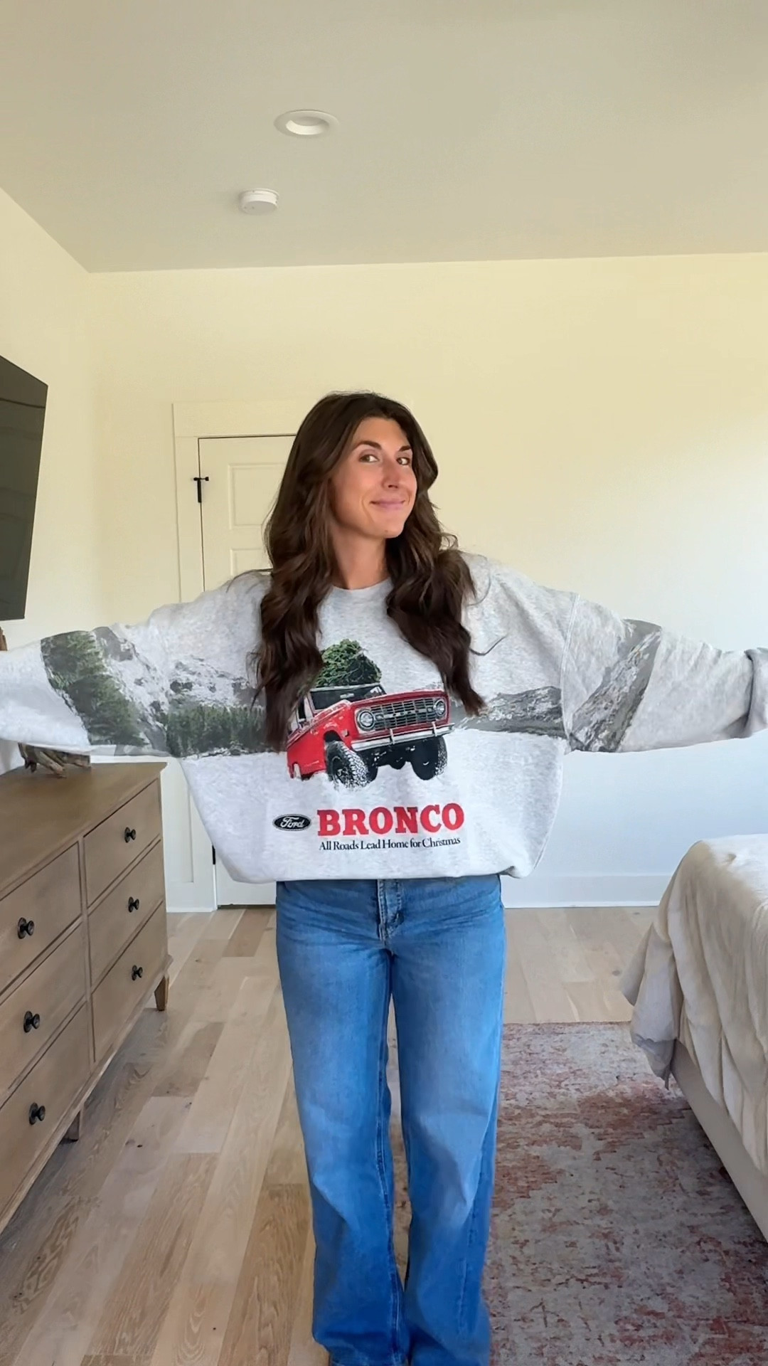 I’m in LOVE with Targets new holiday graphic sweatshirts!! 

#LTKFindsUnder50 #LTKStyleTip #LTKHoliday