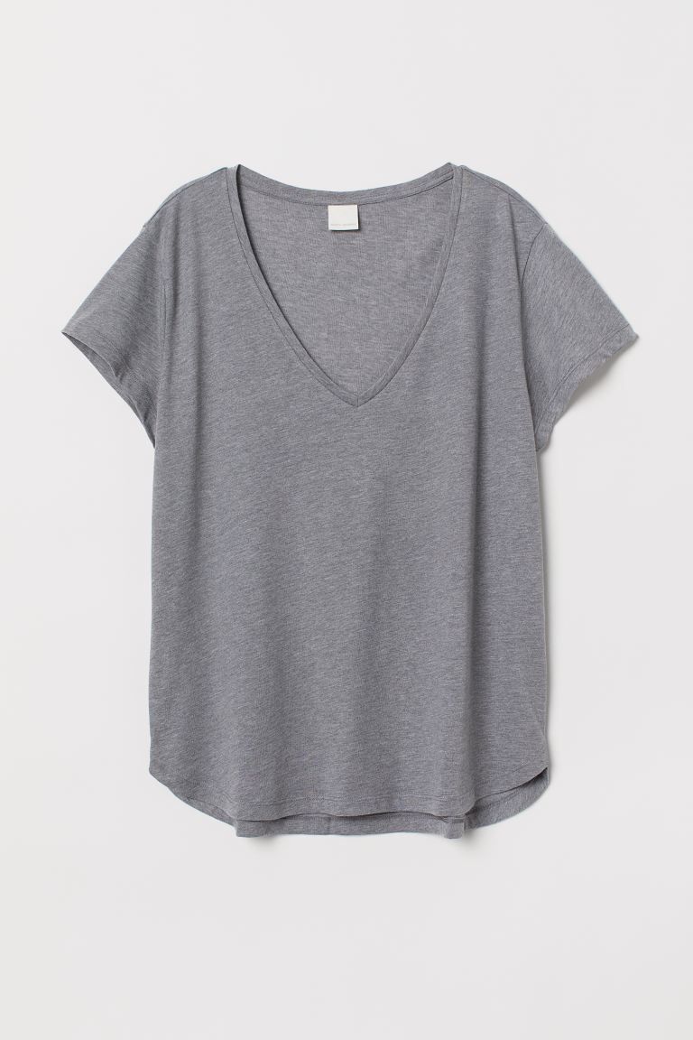 V-neck T-shirt in cotton jersey with a rounded hem. Slightly longer at back. | H&M (US)