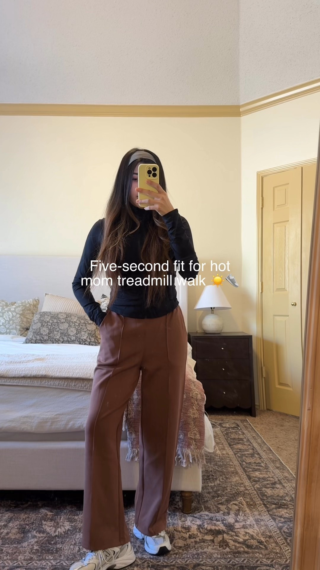 #g4free 

Loving these pieces from G4Free!
Buttery soft pants in size small and zip-up in size small too. Looks like Lulu 👀