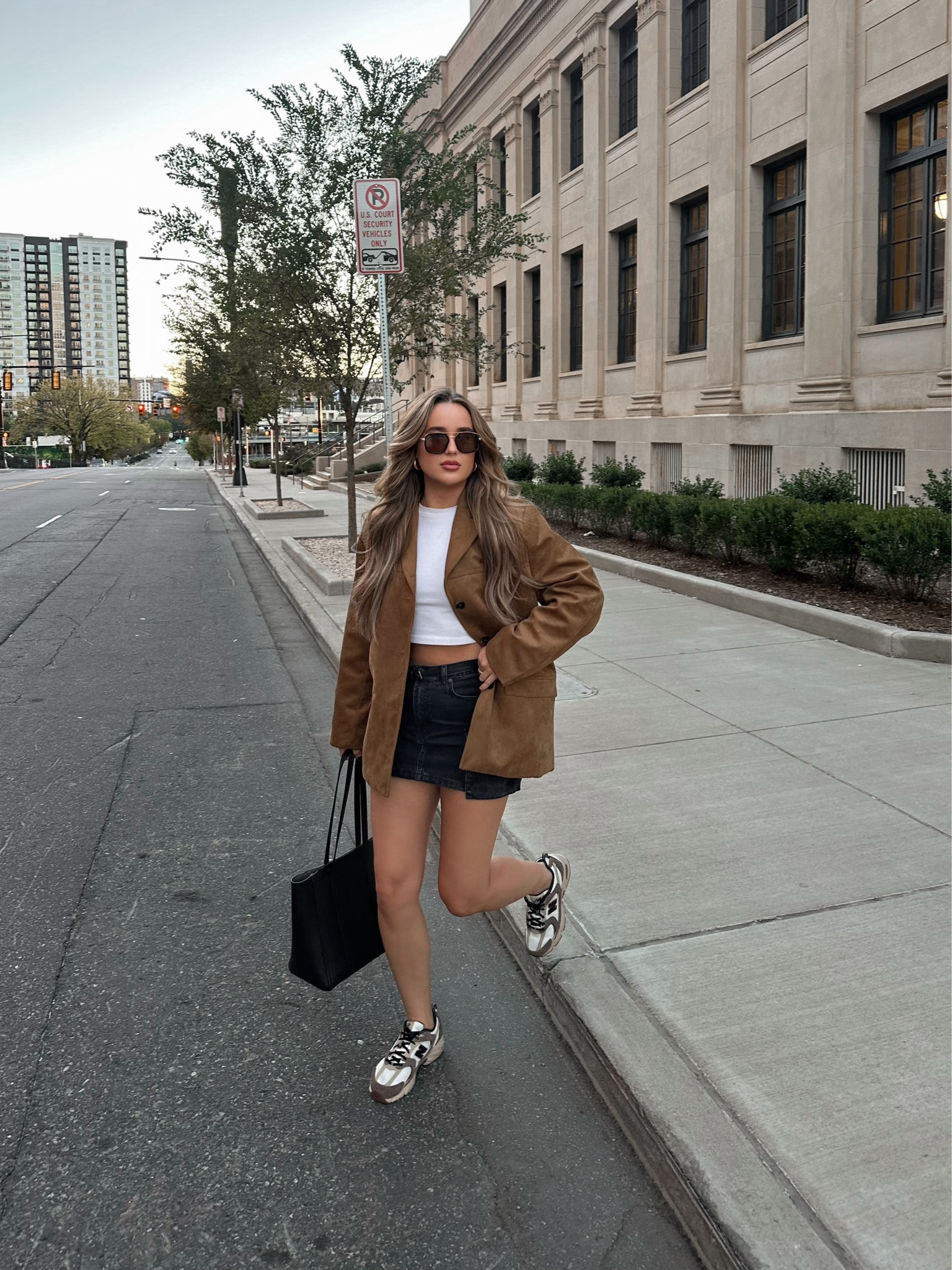 Fall outfit, suede sneakers, suede jacket, suede blazer, fall fashion trends, new balance sneakers, new balance 530 brown/tan 