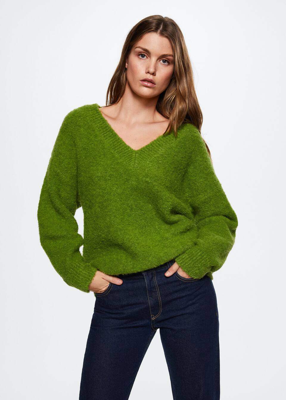 V-neck curly knit sweater | MANGO (UK)