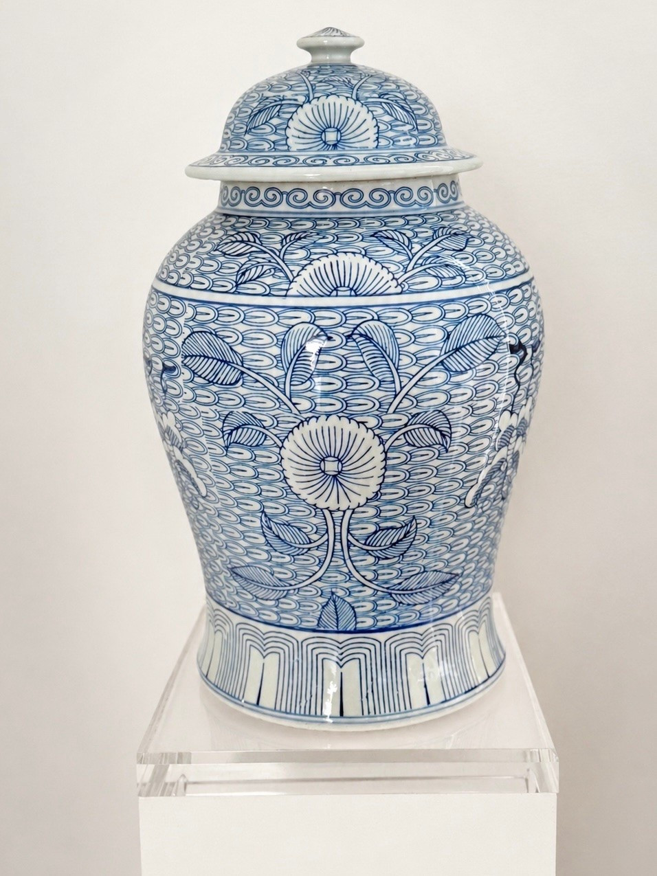 Almost 50% off!! 💙 blue and white ginger jar, home decor sale, legends temple jar