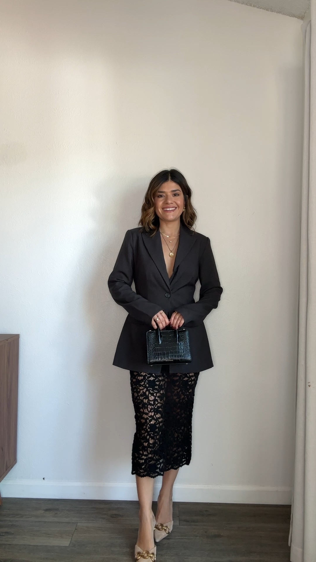 How amazing is this blazer! I love it accentuates the waist. Such a great piece for fall! Take 20% off right now!!!

Blazer size xs
Skirt size xs

Target, target finds, target style, fall outfit, lace skirt

#LTKFindsUnder50 #LTKSeasonal #LTKShoeCrush